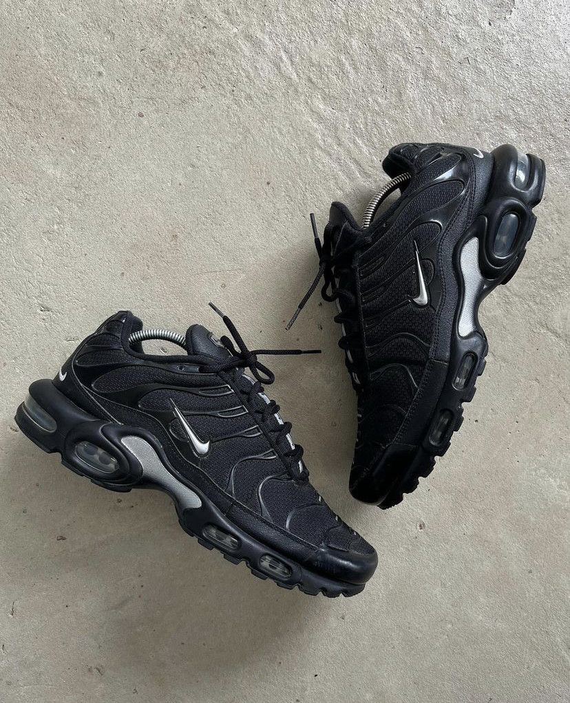 Nike nike tn triple black mini c swoosh reflective air Size US 12 / EU 45 - 3 Thumbnail