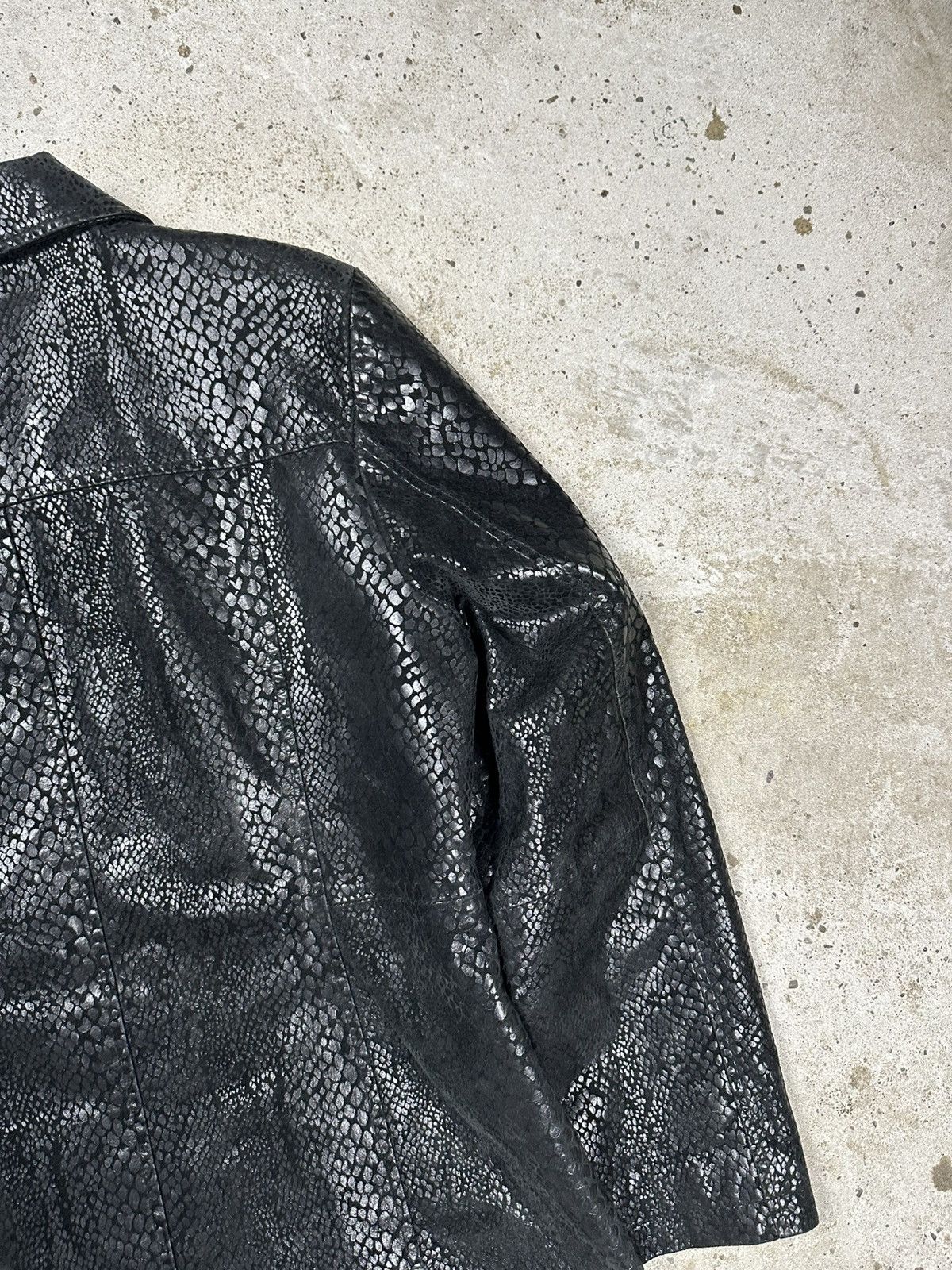 Japanese Brand Vintage Y2K Black Genuine Leather Crocodile Snakeskin Coat Size XL / US 12-14 / IT 48-50 - 12 Thumbnail