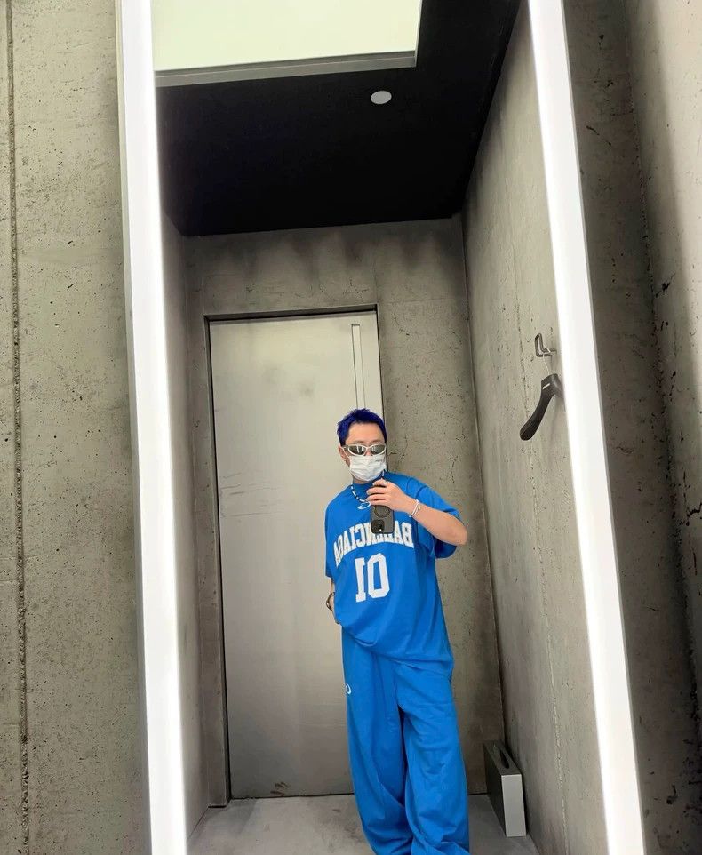 Balenciaga Balenciaga Blue 01 jersey short sleeve Size US S / EU 44-46 / 1 - 7 Thumbnail