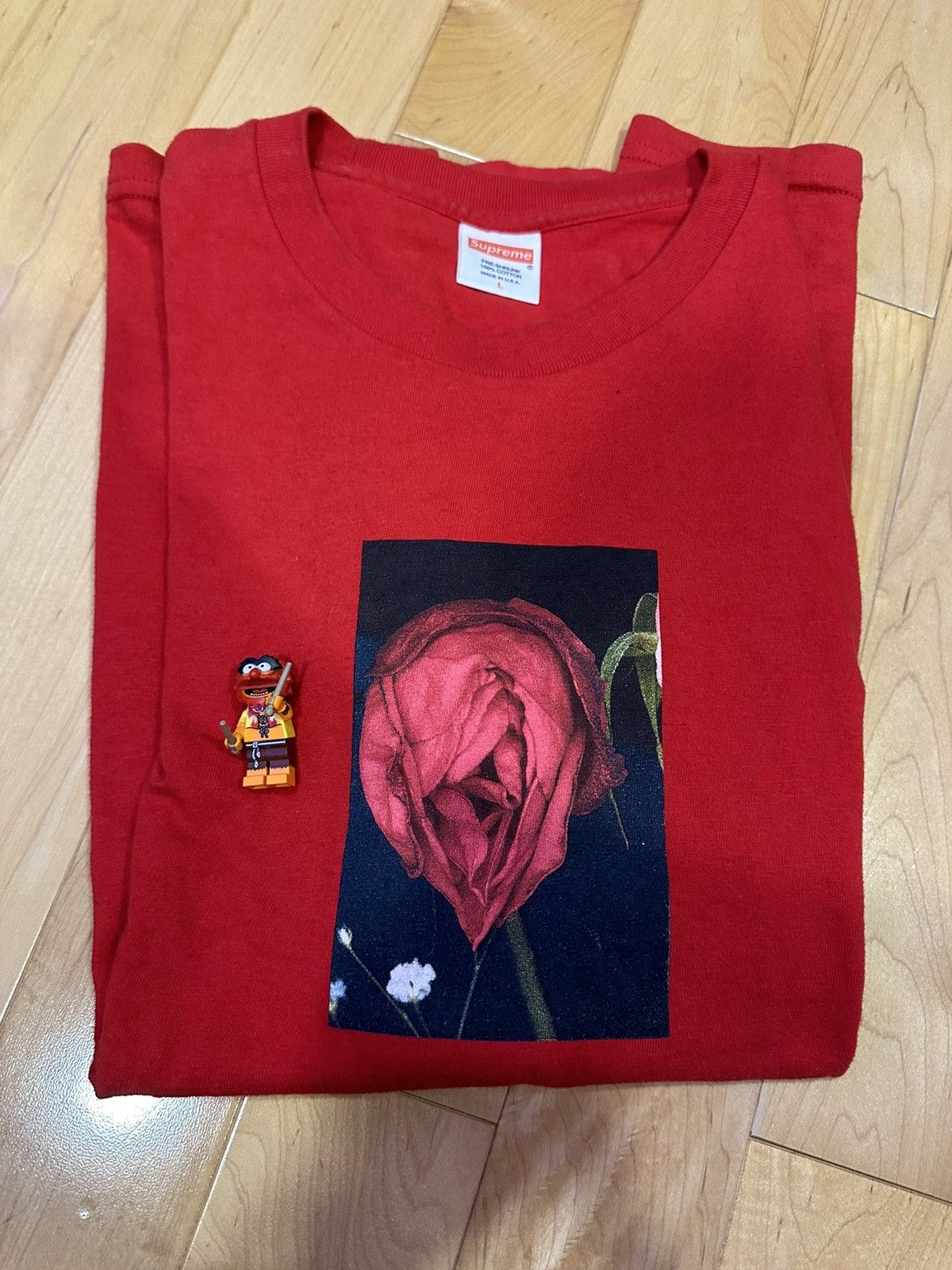 Supreme Akari Rose Red Supreme Tee Large Size US L / EU 52-54 / 3 - 4 Thumbnail