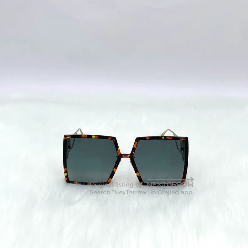 Dior Gradient colour hollow CD letter design square frame