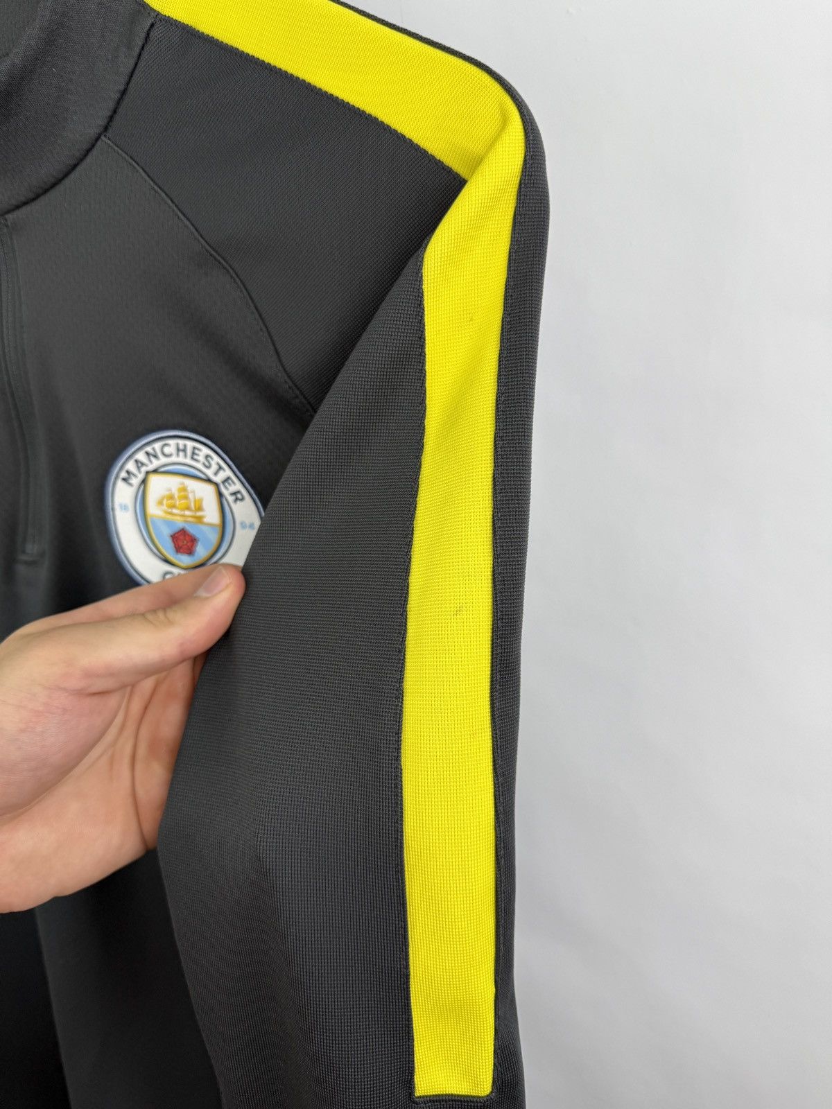 Nike 🏴󠁧󠁢󠁥󠁮󠁧󠁿 Nike Manchester City Football Soccer Training Long Sleeve Size US M / EU 48-50 / 2 - 11 Thumbnail