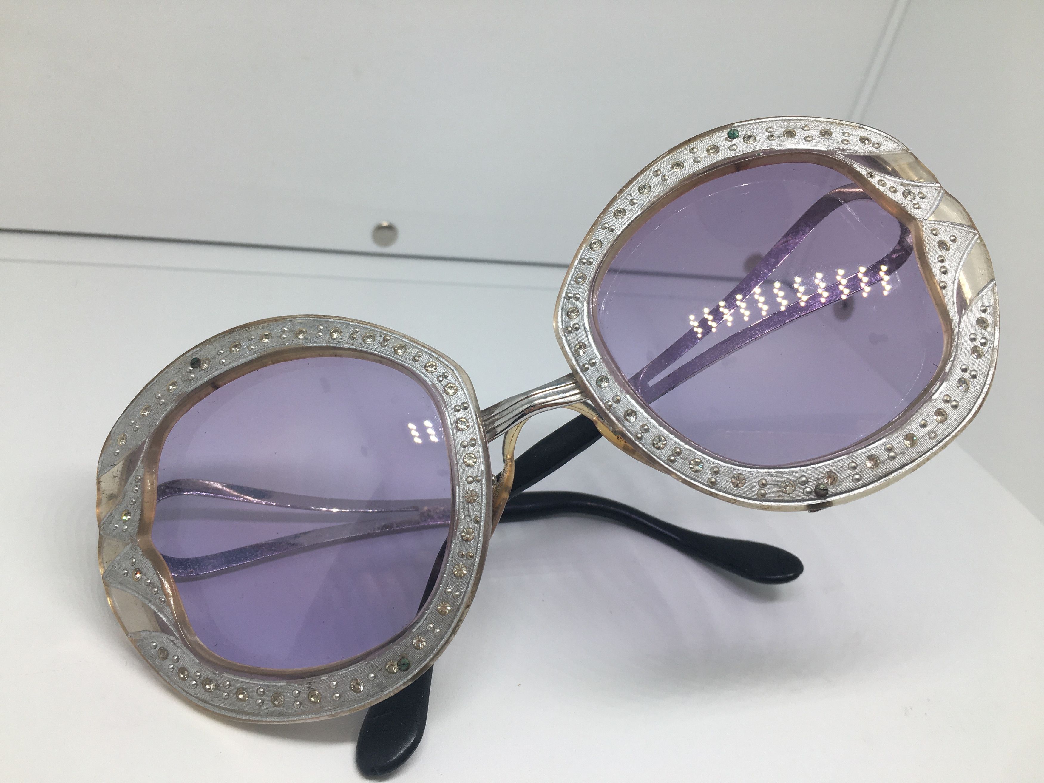 Vintage Vintage Tura Oversize Diva Sungalsses Frame Size ONE SIZE - 7 Thumbnail
