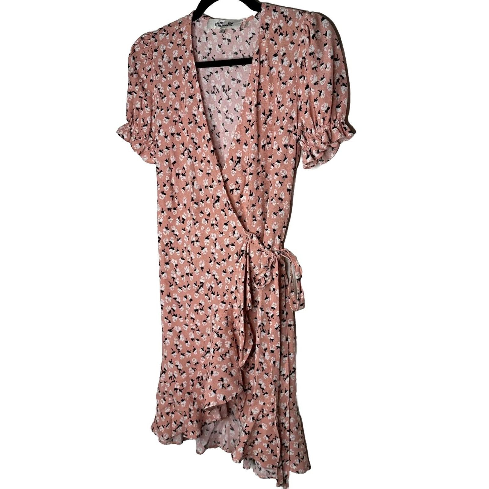 Diane von Furstenberg Diane Von Furstenberg Floral Ruffled Wrap Mini Puff Sleeve S Size S / US 4 / IT 40 - 1 Thumbnail