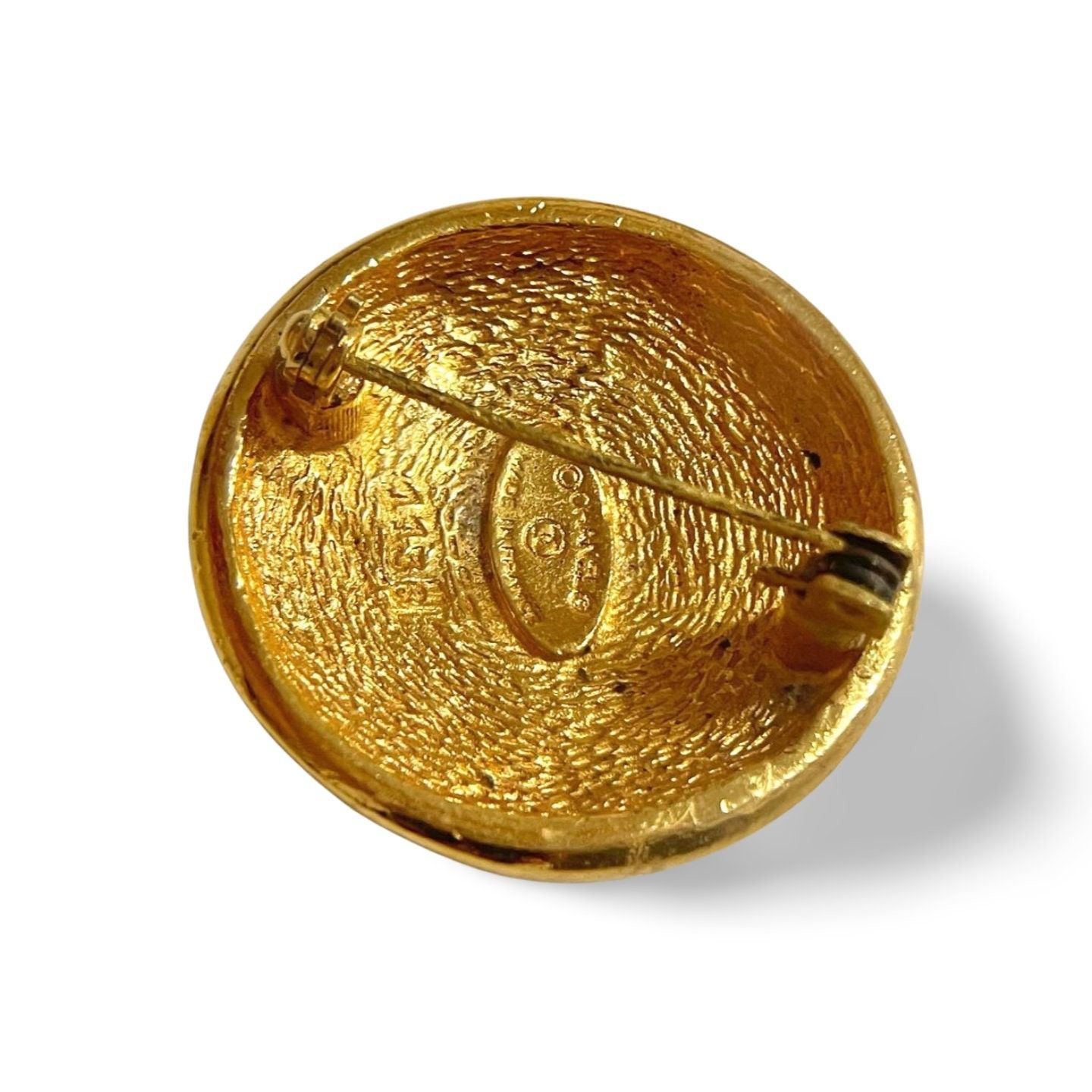 Chanel Vintage CHANEL round CC brooch, sunburst design. France Size ONE SIZE - 7 Thumbnail