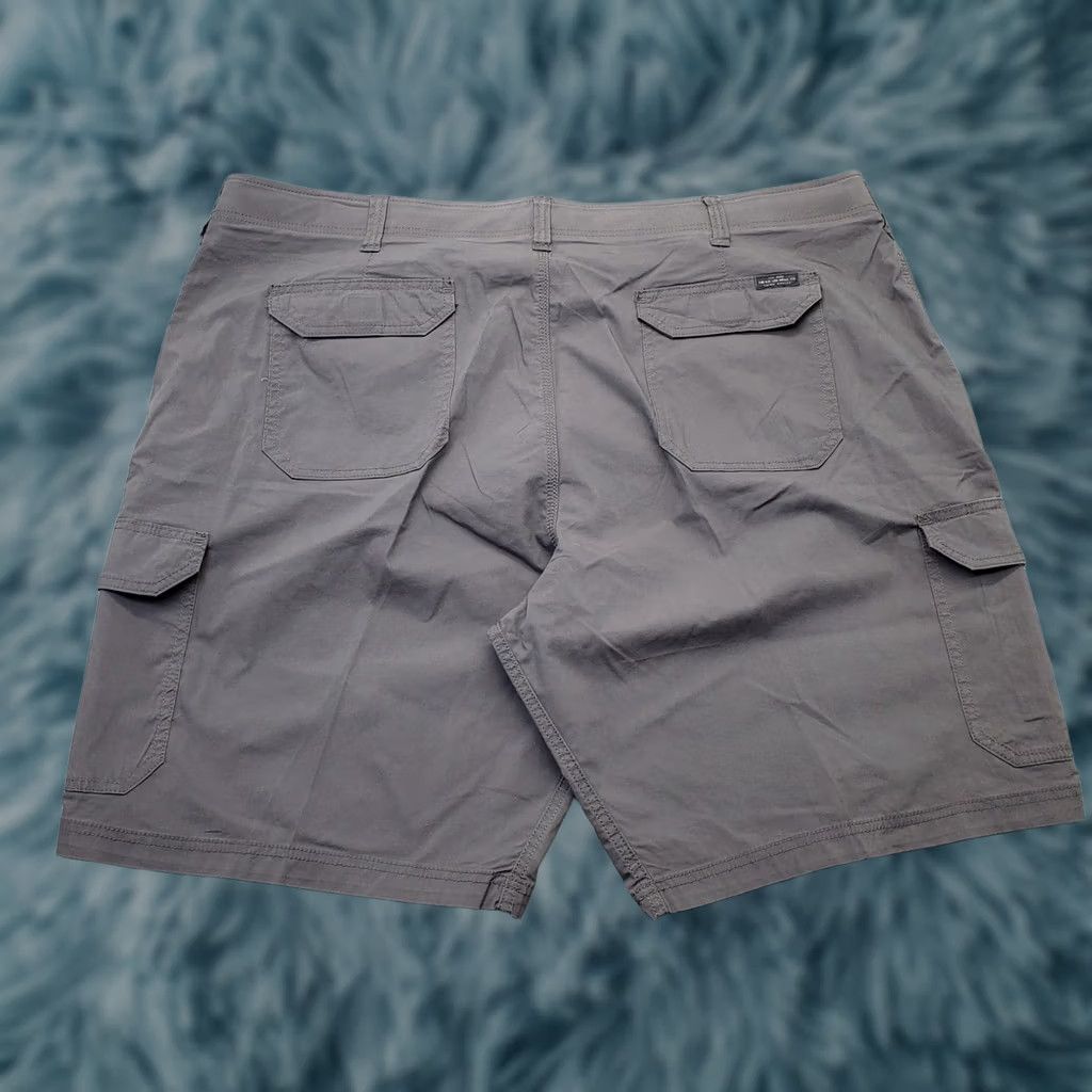 Lee Lee Mens Cargo Shorts 50 Gray Extreme Motion Relaxed Fit Waistband Cotton Cotton Cargo Pocket 10.25 Inseam 23.25 Inseam 24.25 Waist Size US 34 / EU 50 - 1 Thumbnail