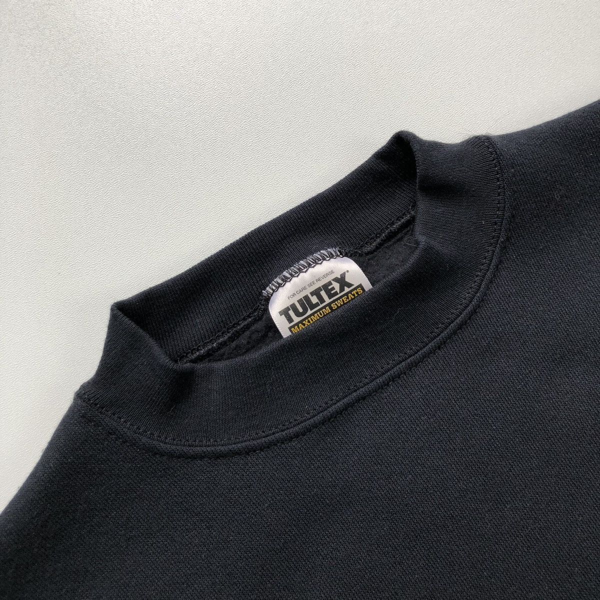 Vintage Tultex MIIB 2002 Mens in Black Movie Vintage 00’s Sweatshirt Size US M / EU 48-50 / 2 - 6 Thumbnail