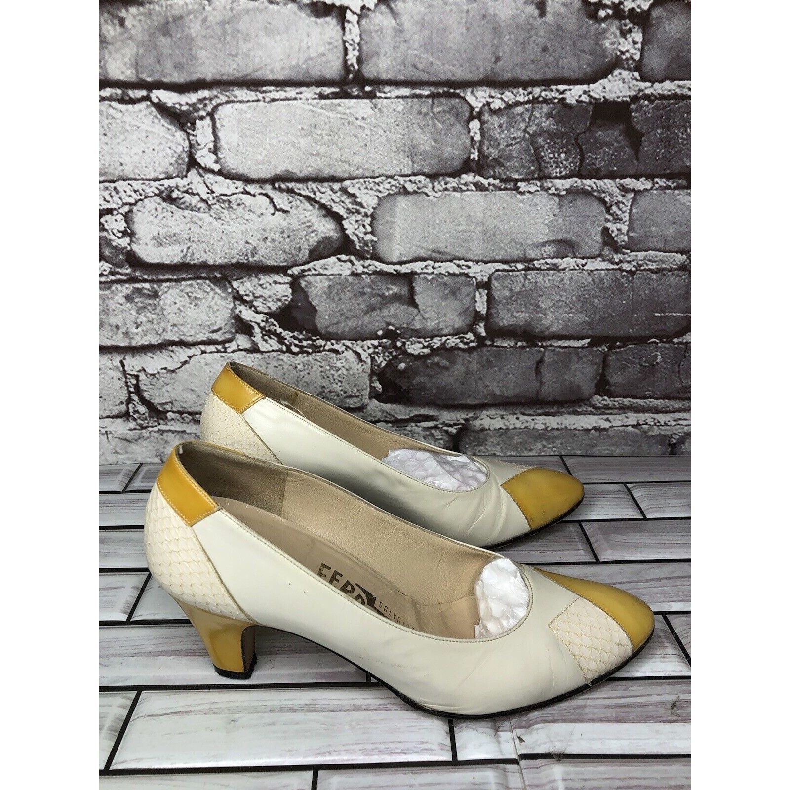 Salvatore Ferragamo Salvatore Ferragamo Ivory Leather Snake Yellow Patent Dress Size US 5 / IT 35 - 21 Thumbnail