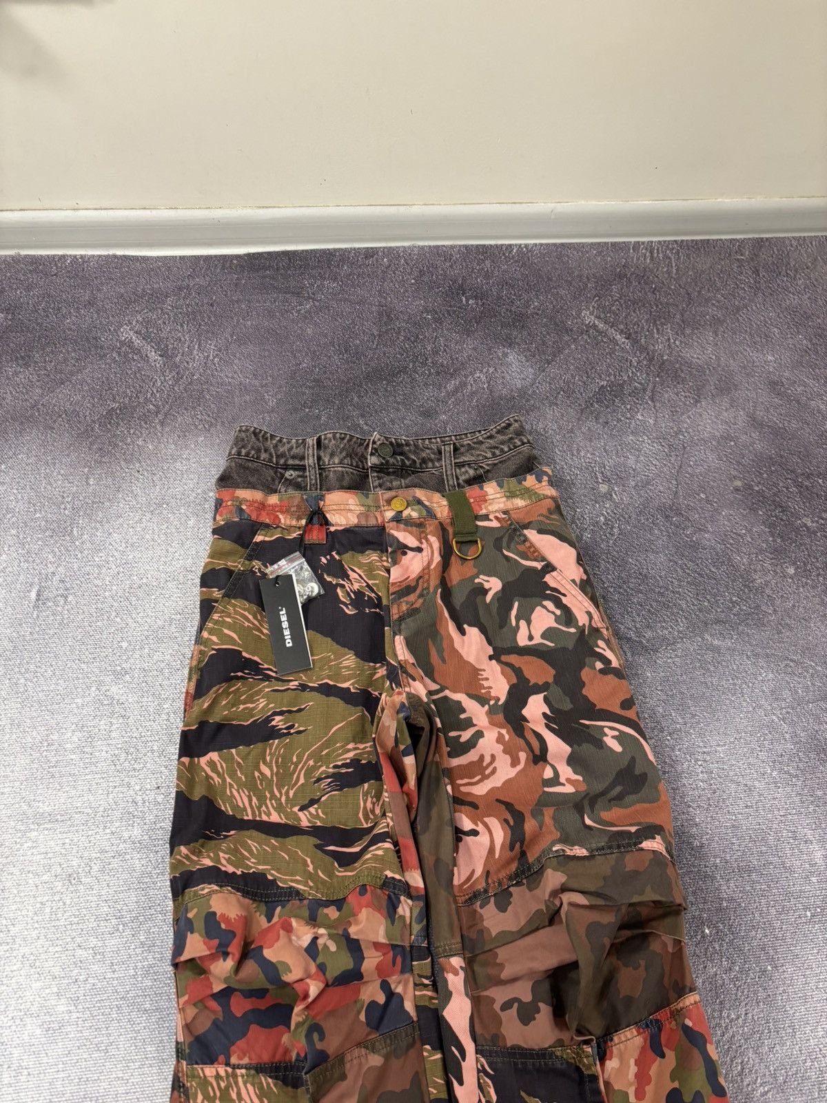 Diesel Diesel P-Giu NWT Women’s Field Camo Double Waist Cargo Pants Size 23" - 6 Thumbnail