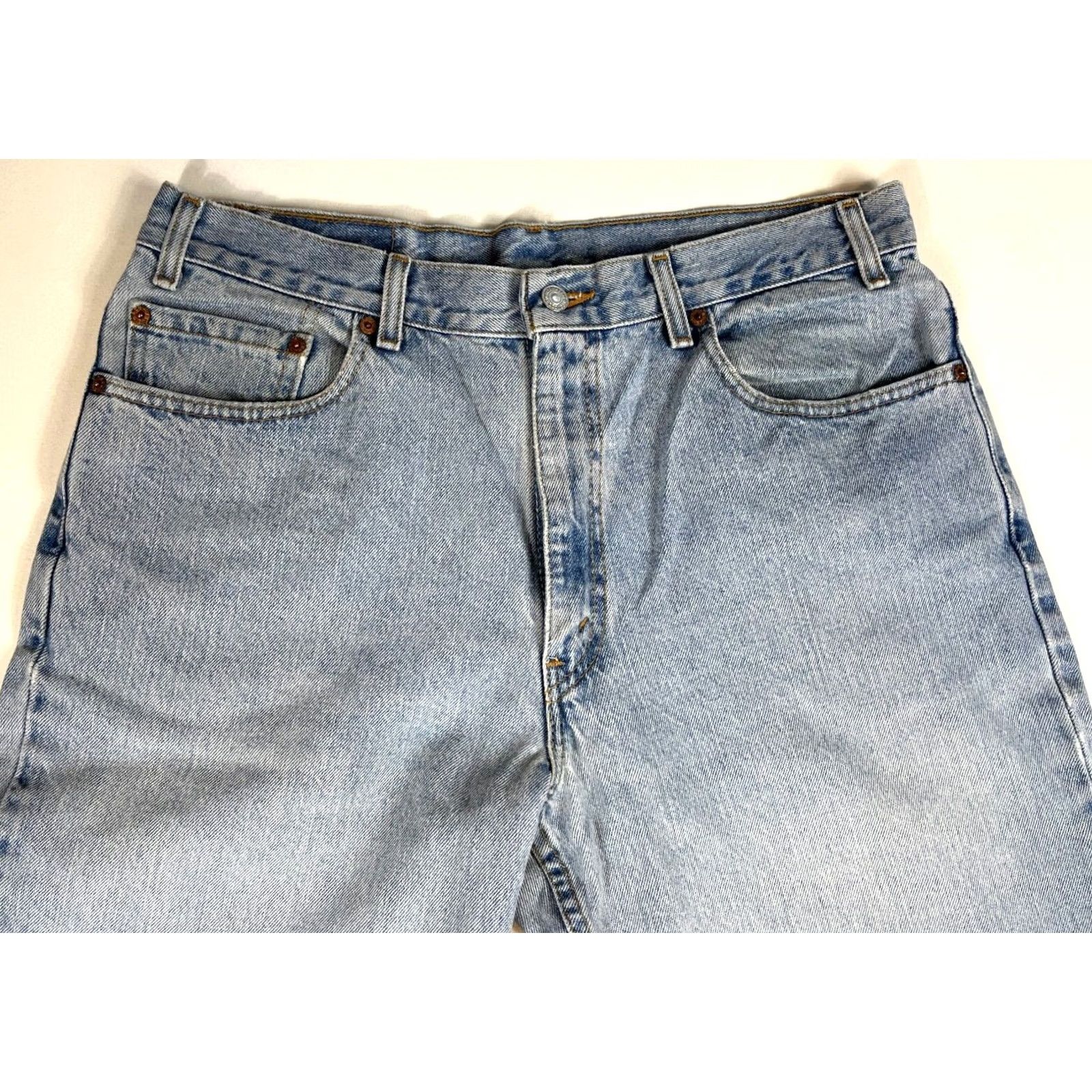 Levi's VINTAGE Levi's 550 Jeans Relaxed Fit Men’s Jeans Blue 34x33 5-Pocket Denim Made in USA Men’s Vintage Relaxed Fit Jeans Size US 34 / EU 50 - 3 Thumbnail