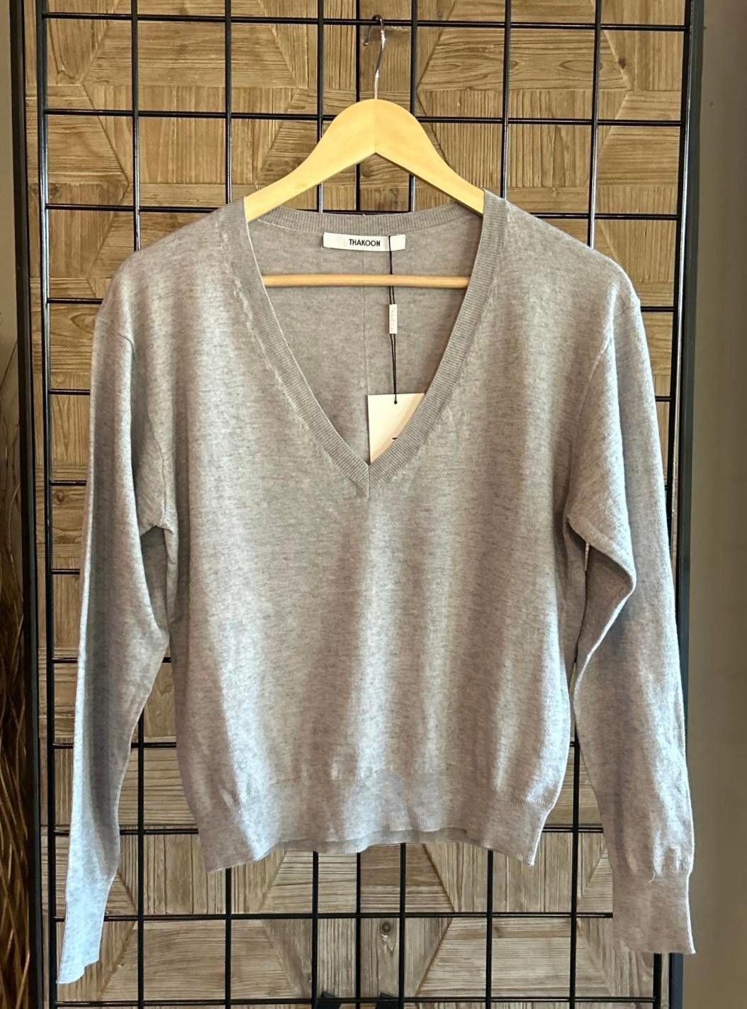 THAKOON NWT Thakoon Sweater Medium Grey Pullover V-Neck Long Sleeve Size M / US 6-8 / IT 42-44 - 1 Thumbnail