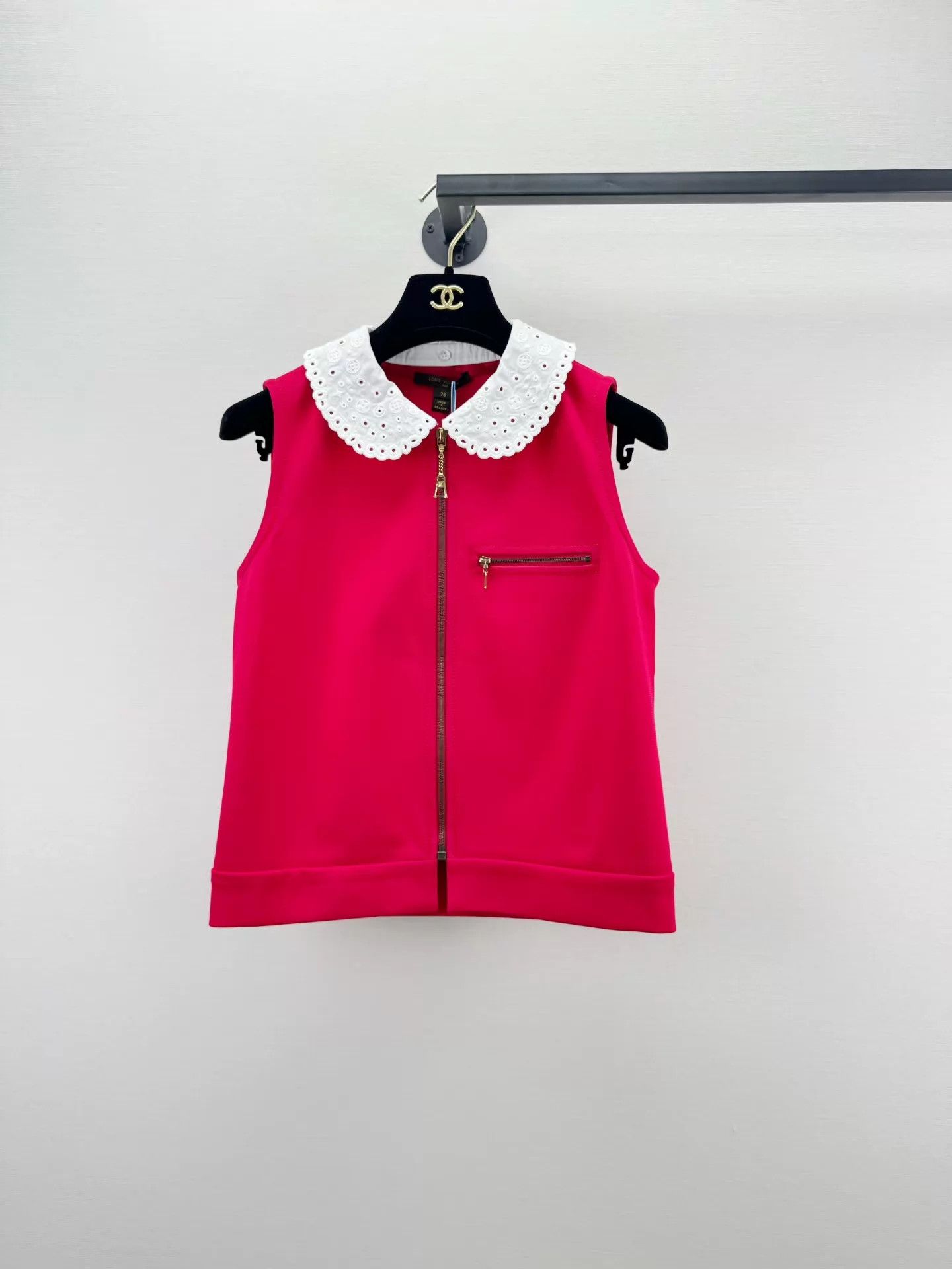 Louis Vuitton LV women's vest 38 like new Size S / US 4 / IT 40 - 1 Thumbnail