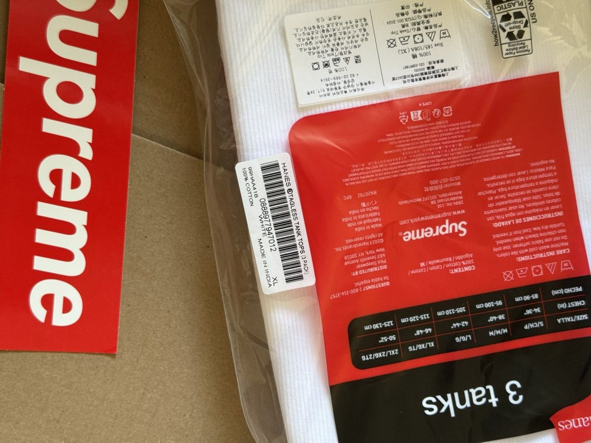 Supreme Supreme x Hanes Tank Tops XL (3 Pack) white Size US XL / EU 56 / 4 - 2 Thumbnail