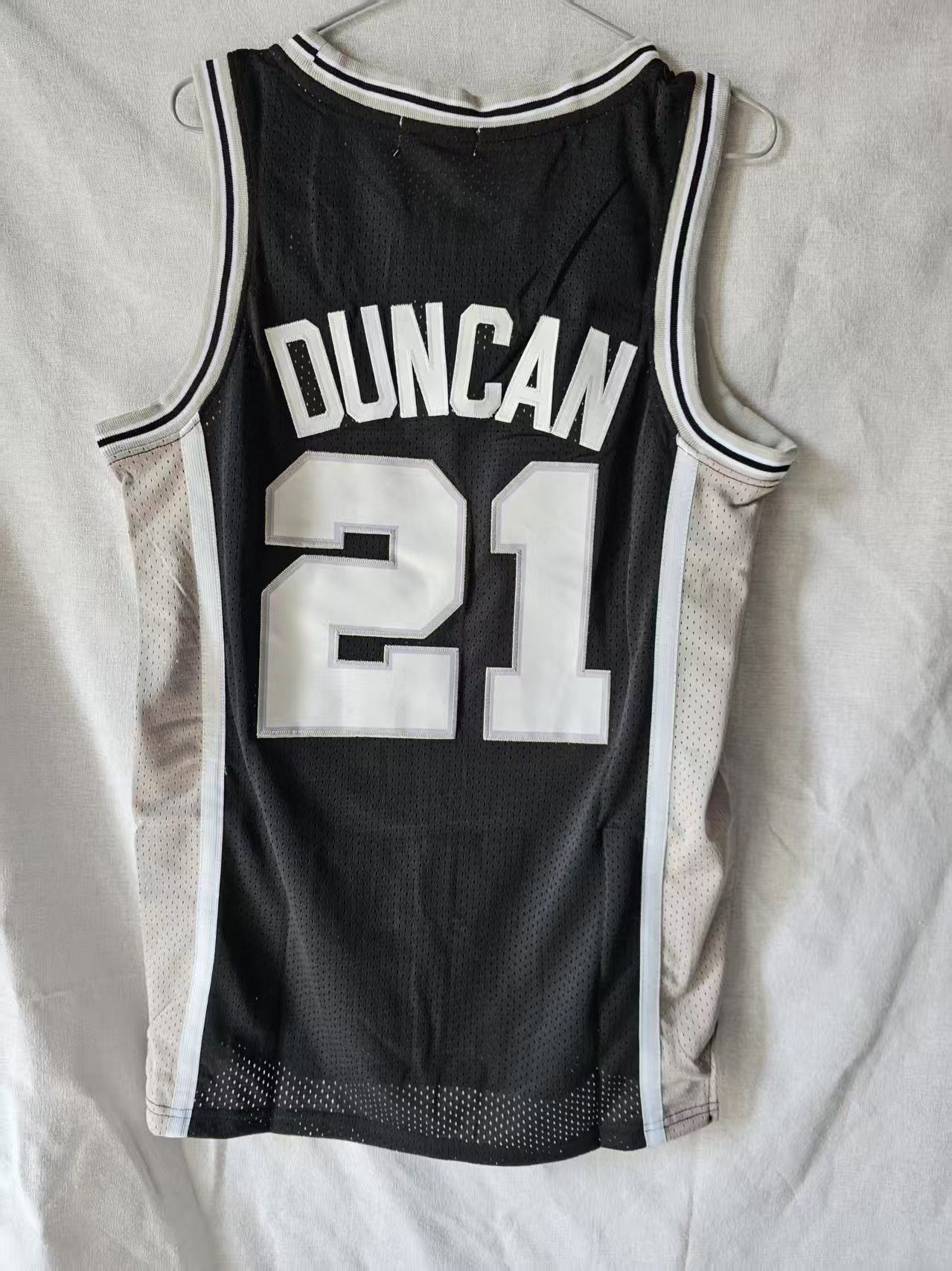 NBA San Antonio Spurs 21 Tim Duncan Jersey Stitched Size US M / EU 48-50 / 2 - 2 Thumbnail