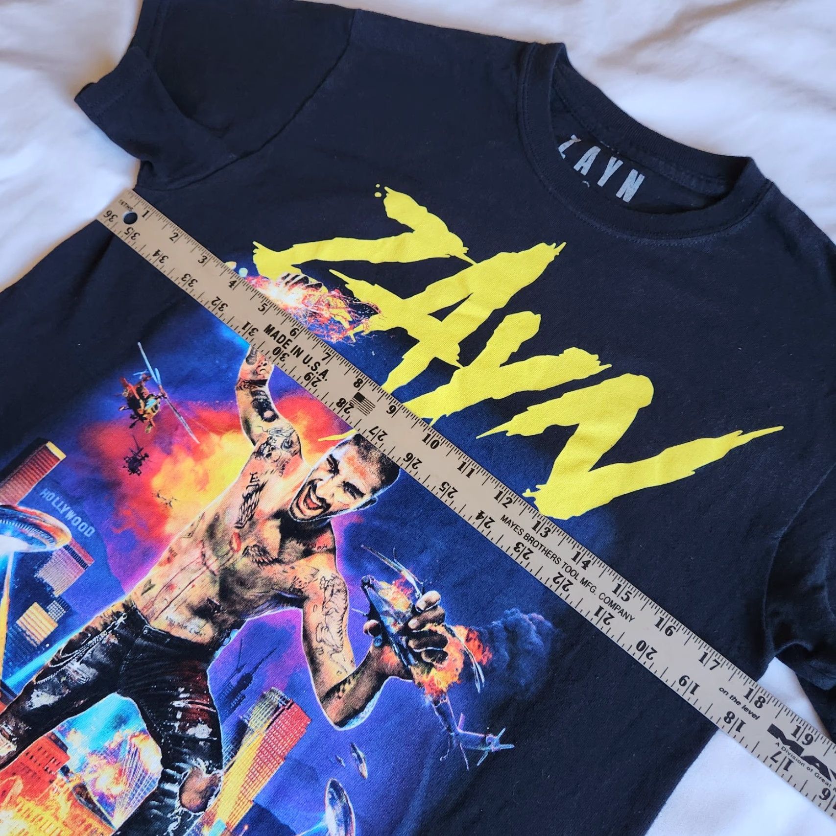 Vintage Zayn ZDAY Concert Tour Official Music Merch Black Sml Graphic T-Shirt Tee Mens Womens Unisex Adults Short Sleeve Crew Neck 100% Cotton T-Shirt Size US S / EU 44-46 / 1 - 4 Thumbnail