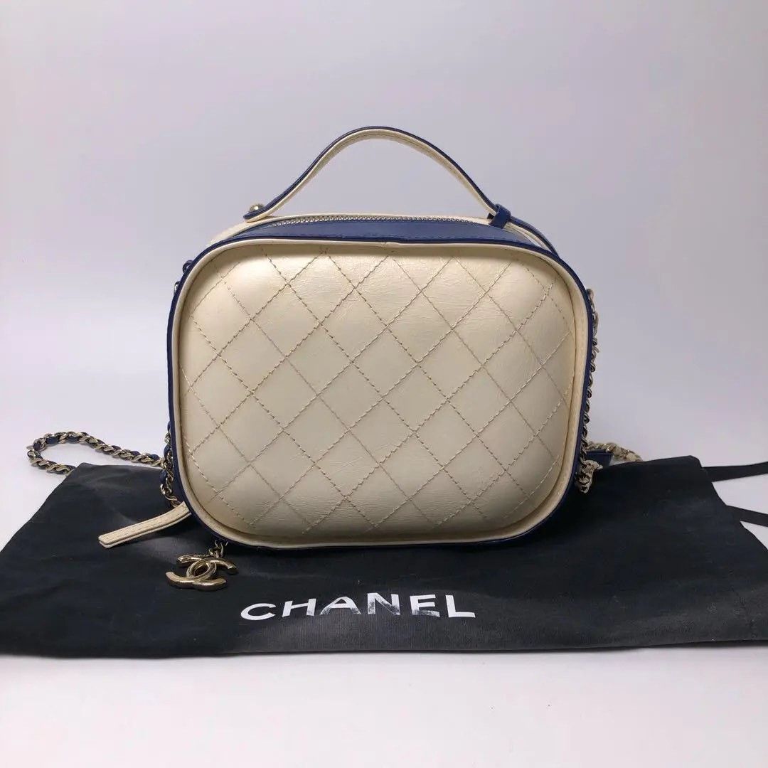 Chanel Pre-loved Bag Very good condition Size ONE SIZE - 1 Thumbnail