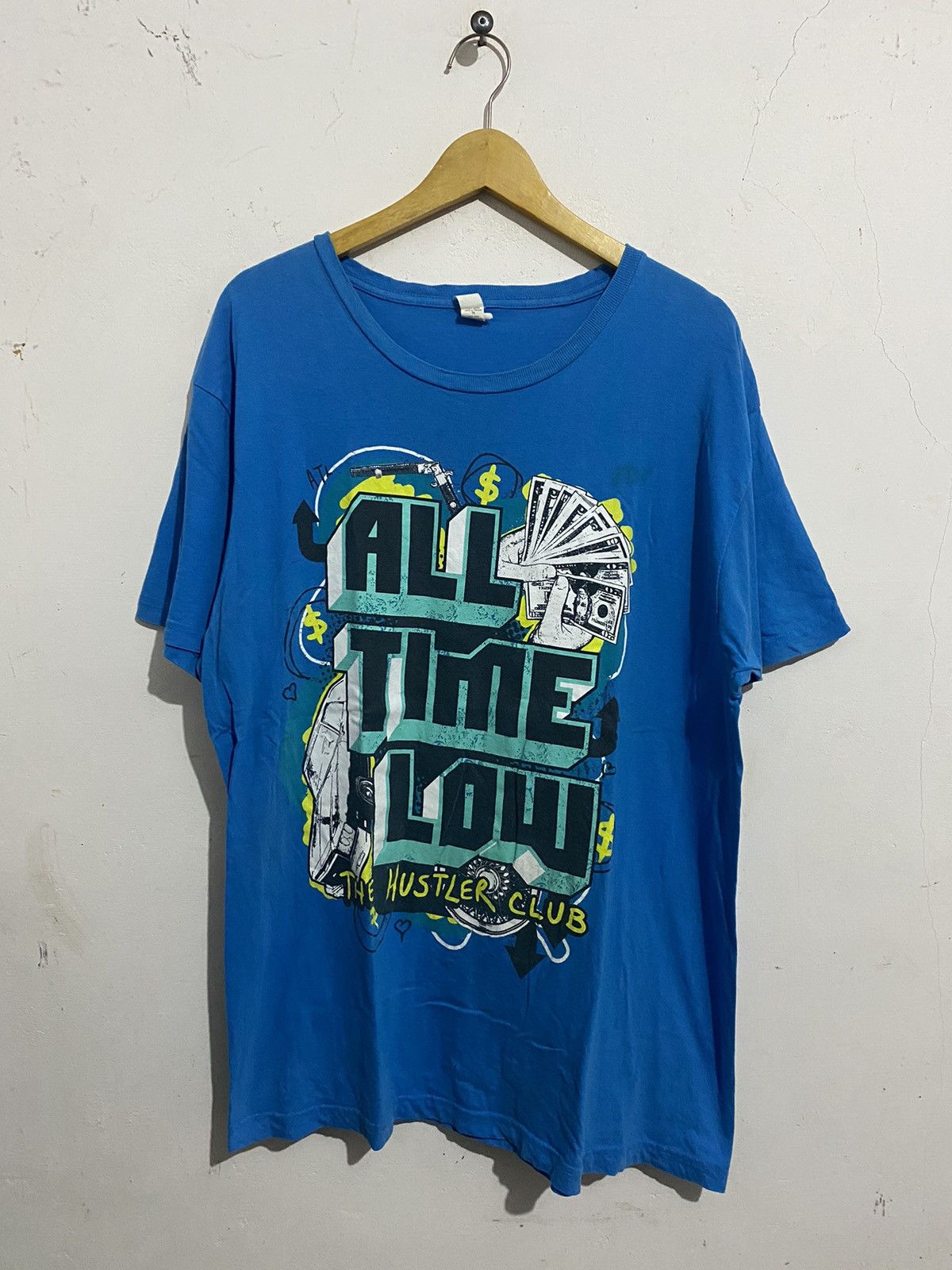 Band Tees Vintage All Time Low The Hustler Club Distressed Tee AA0142 Size US XL / EU 56 / 4 - 1 Thumbnail