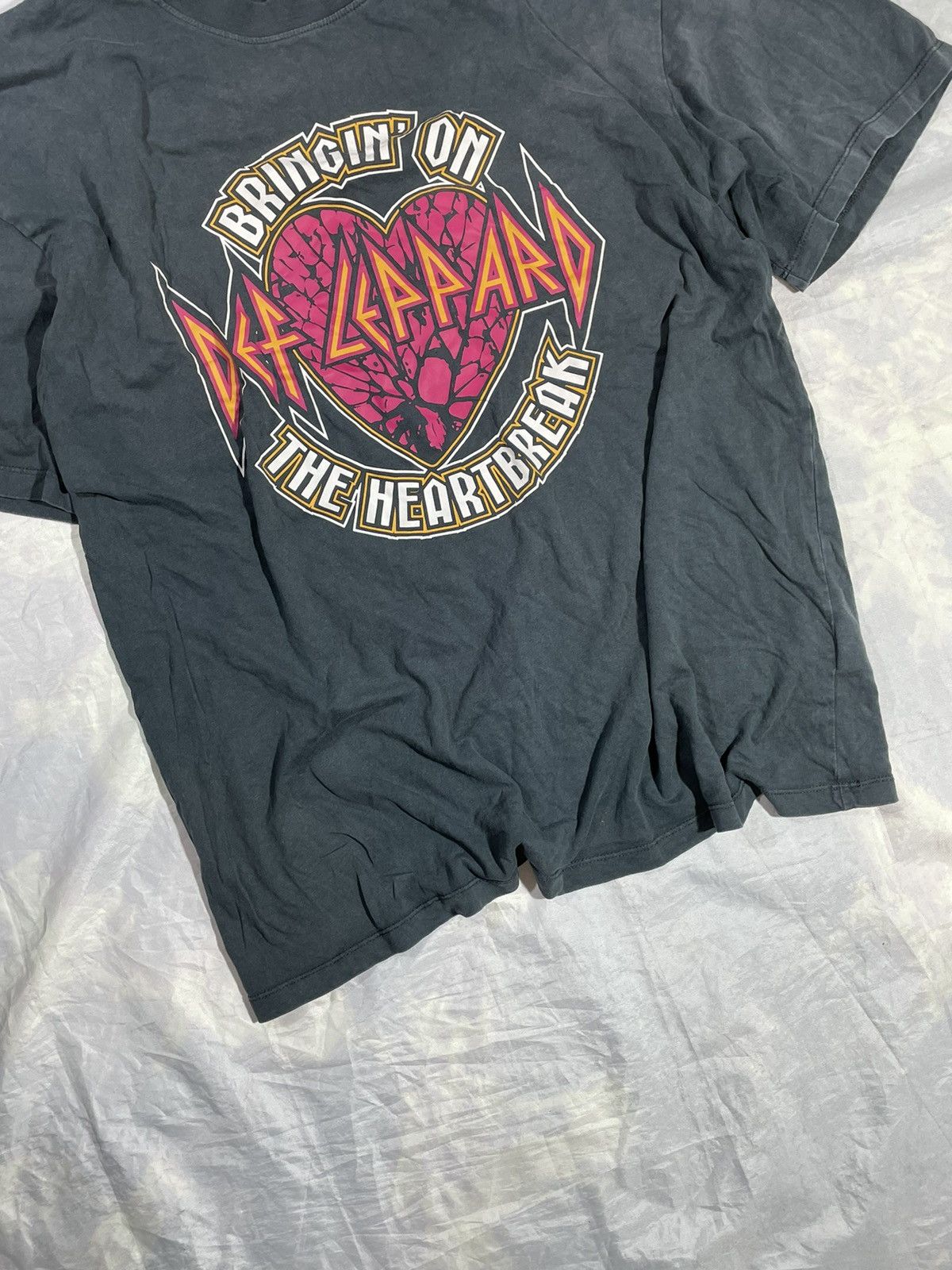 Def Leppard T-Shirt Def Leppard Vintage Rock / Y2K street wear Size M Size US M / EU 48-50 / 2 - 3 Thumbnail