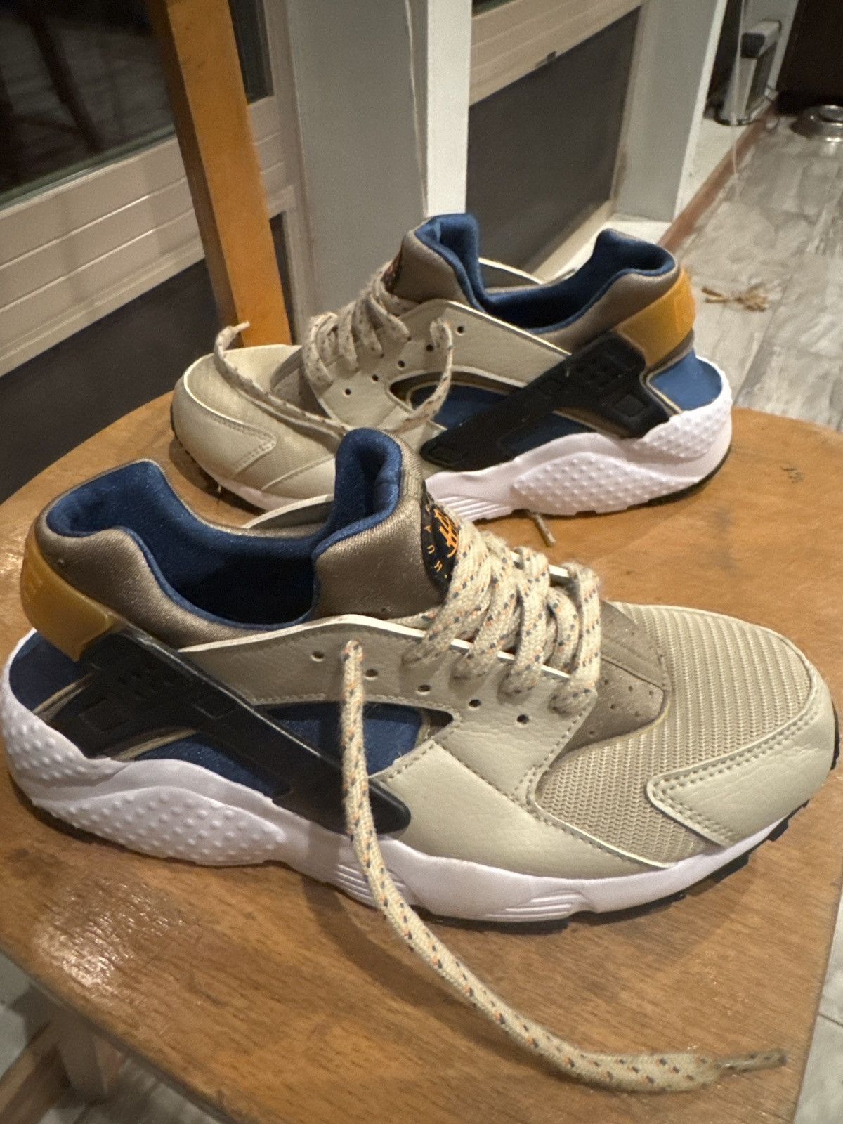 Nike Nike Huarache size 7y gradeschool Size US 7 / EU 40 - 1 Thumbnail