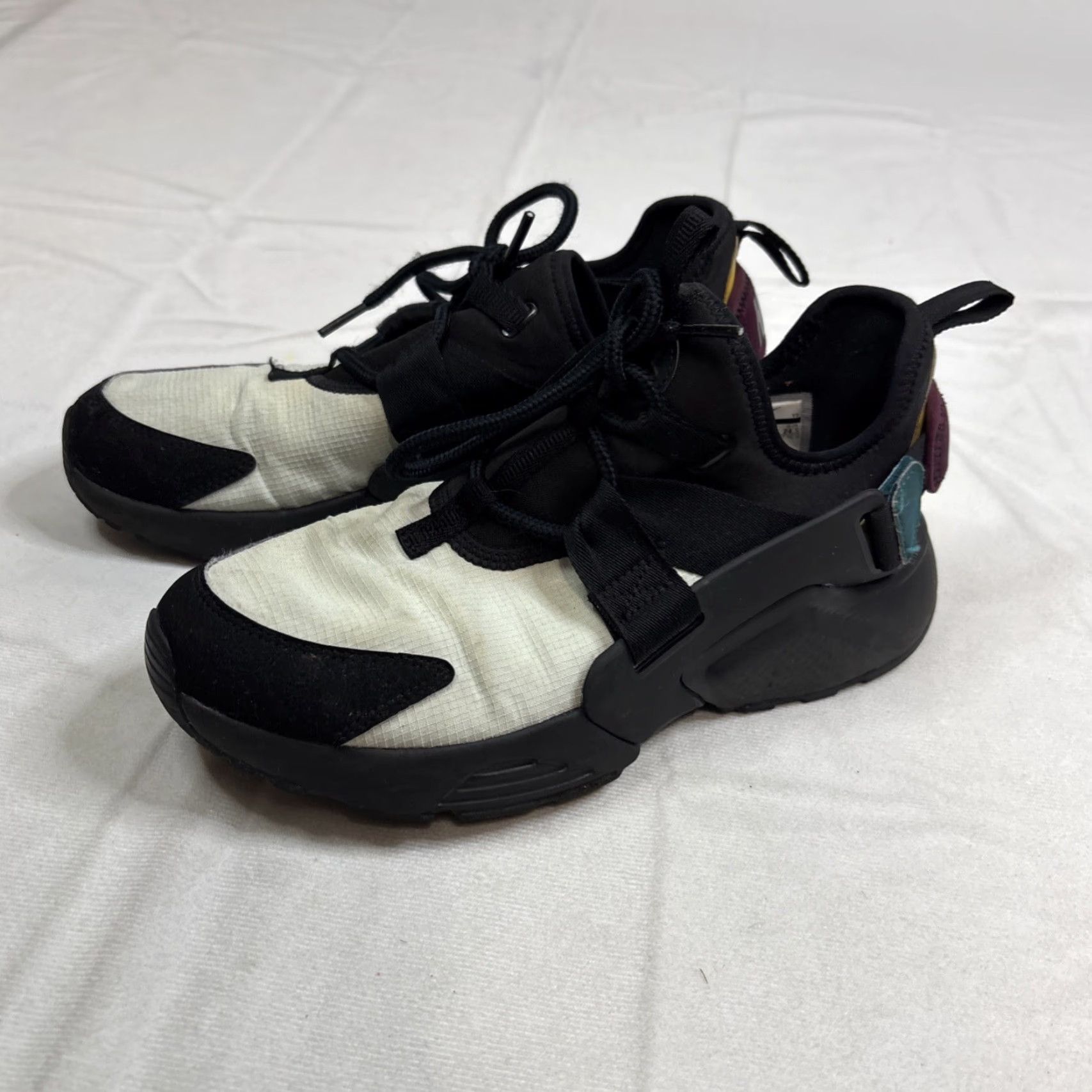 Nike Nike Women's Air Huarache CITY LOW Sneakers - Size 7.5 - Multicolor - Running Shoes - Nike Air City Low AH6804-011 Size US 8 / IT 38 - 2 Thumbnail