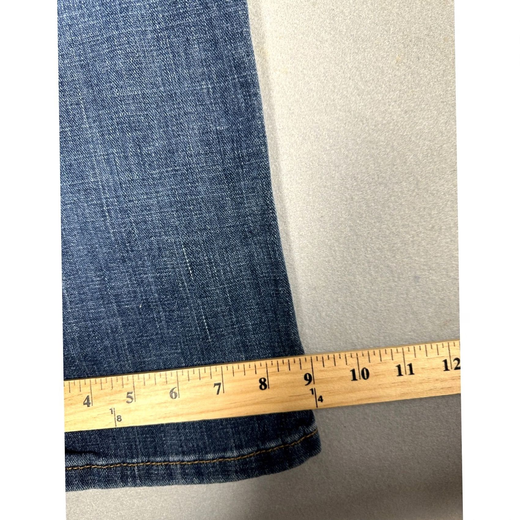Levi's Levi's 505 Jeans Mens 40x32 Regular Fit Straight Leg Medium Wash Blue EUC Size US 40 / EU 56 - 5 Thumbnail