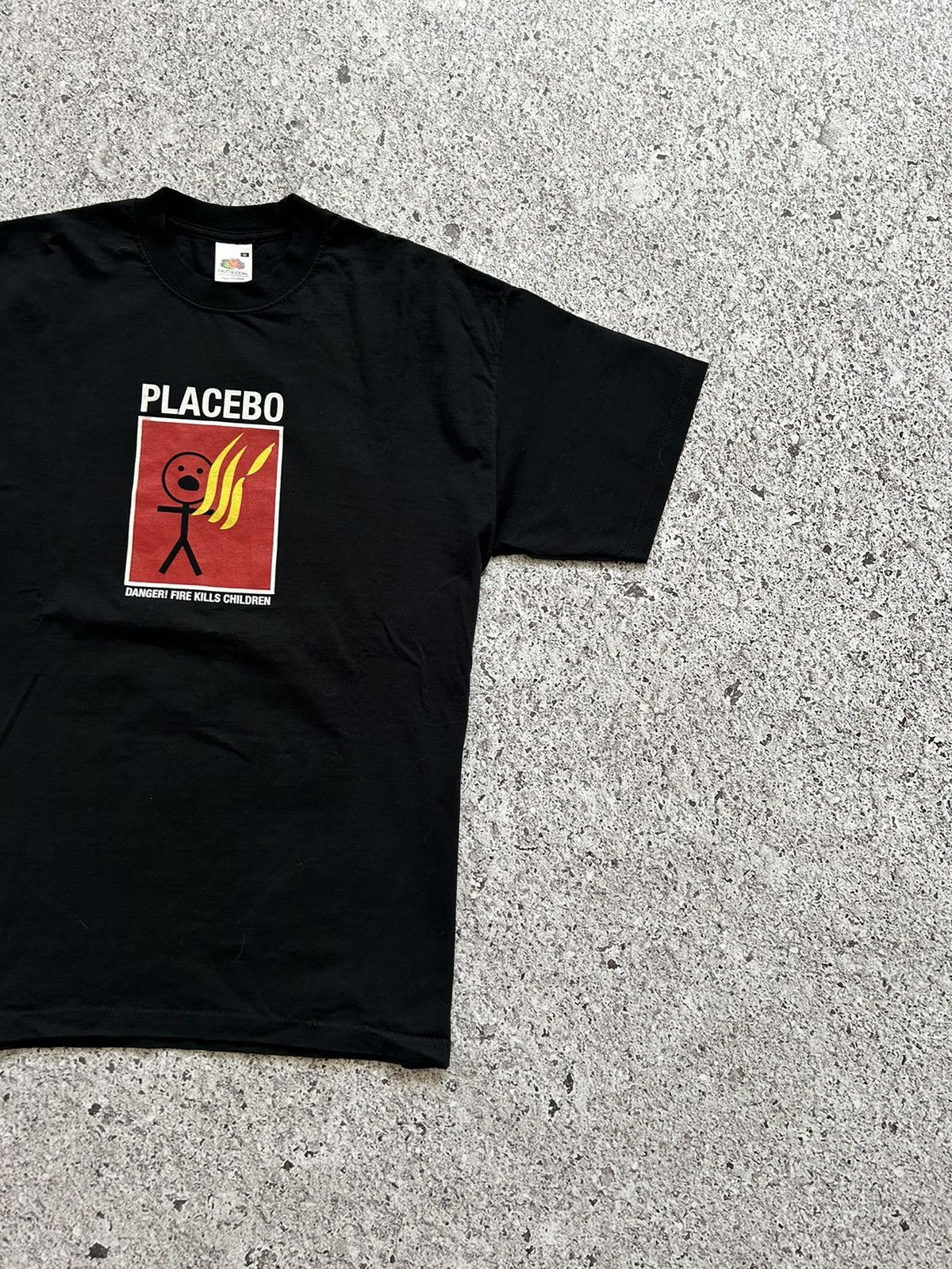 Band Tees × Vintage Vintage 00s Placebo Danger! Fire Kills Children Rock T-Shirt Size US M / EU 48-50 / 2 - 4 Thumbnail