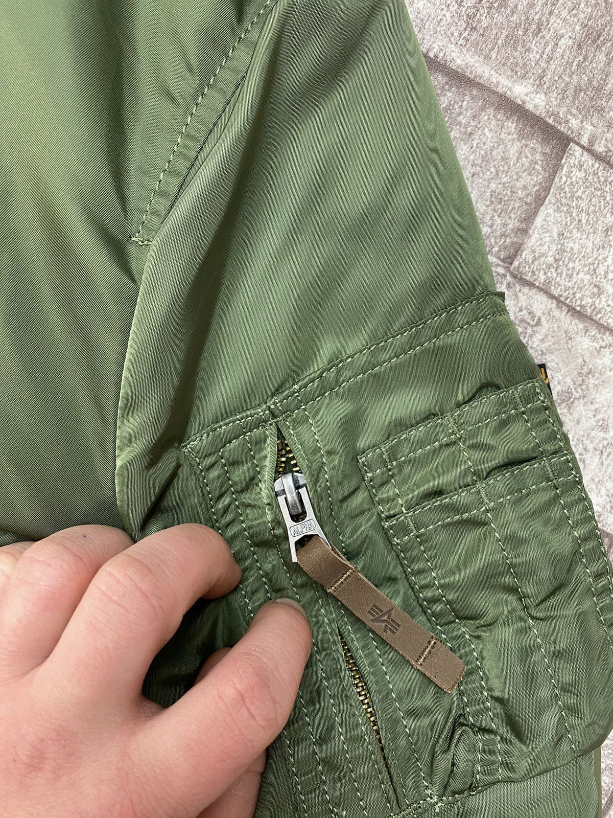 Alpha Industries × Vintage Olive Alpha Industries Bomber Jacket Khaki Size US S / EU 44-46 / 1 - 7 Thumbnail