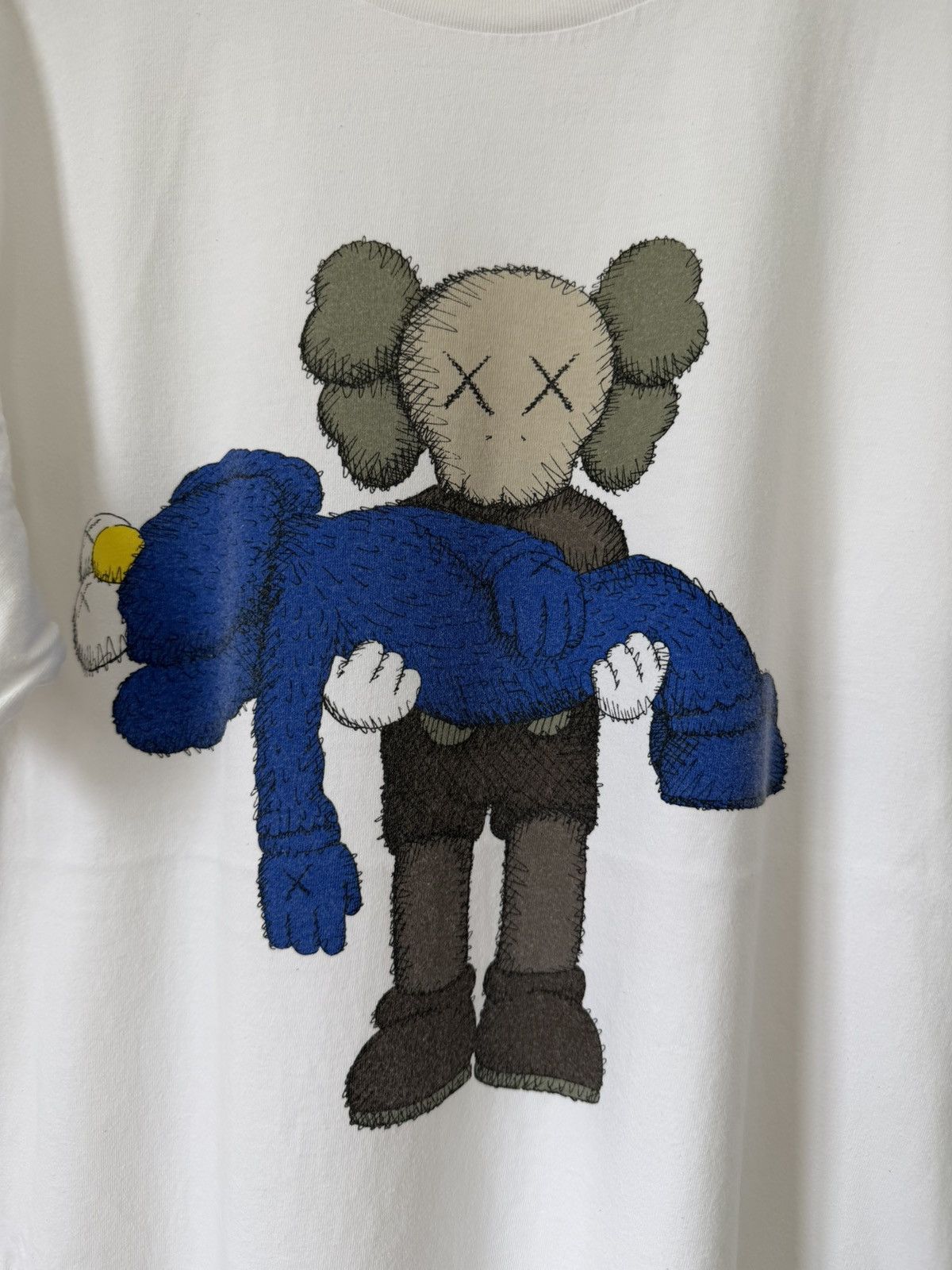 Kaws × Uniqlo Uniqlo Kaws Tee Size US XL / EU 56 / 4 - 2 Thumbnail