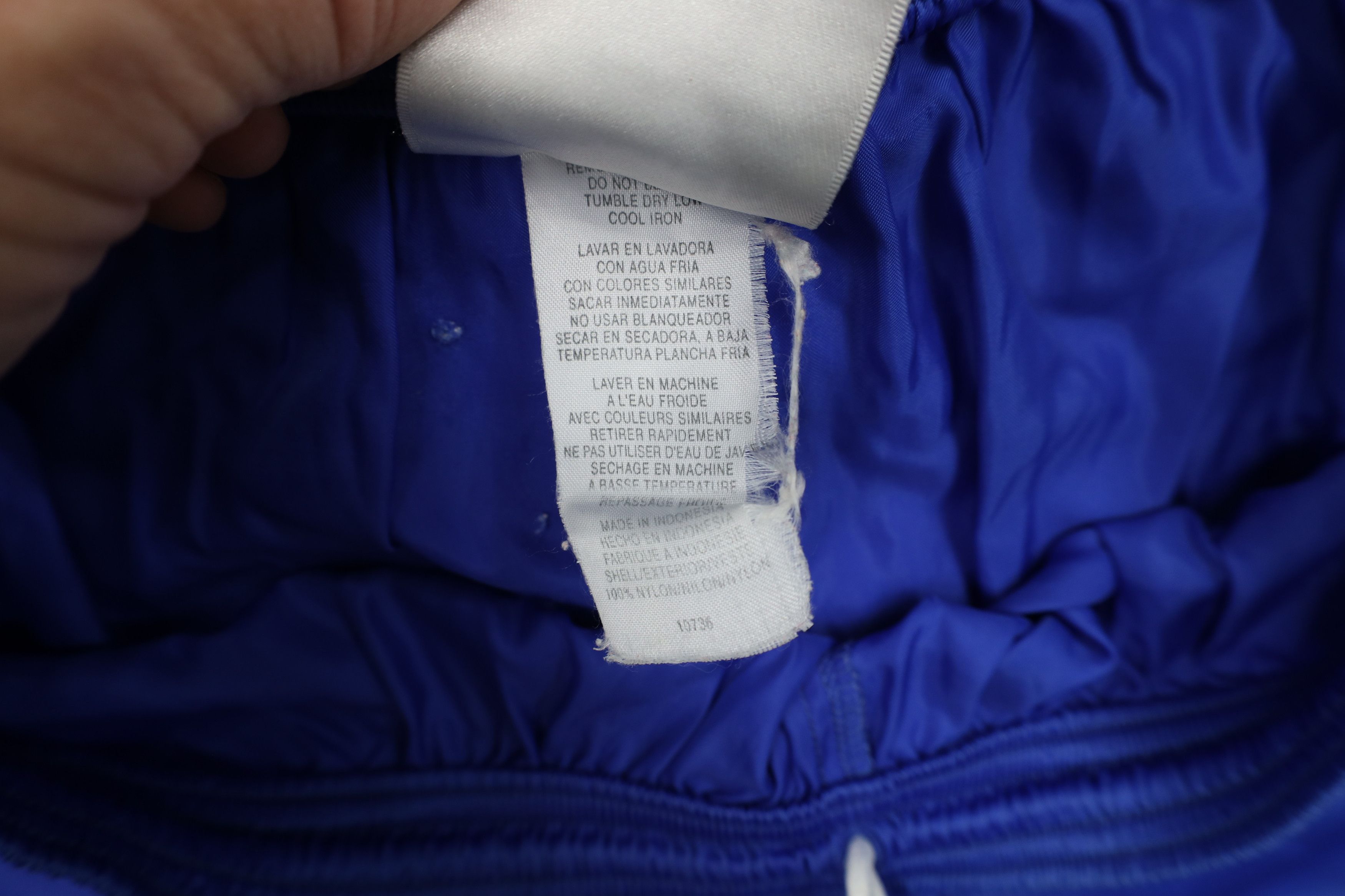 Adidas Vintage 90s Adidas Nylon Running Soccer Shorts Royal Blue Size US 36 / EU 52 - 9 Thumbnail