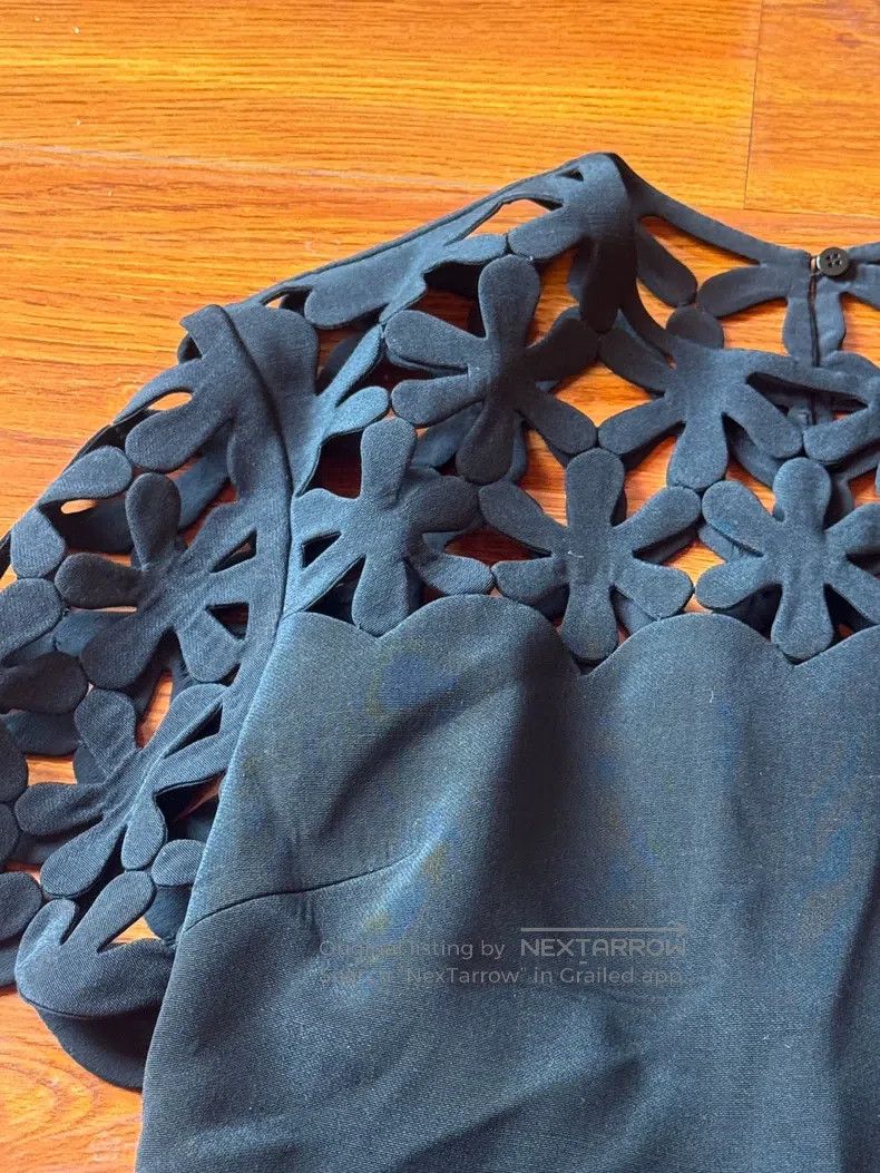Valentino Valentino Heavy work dress Size S / US 4 / IT 40 - 2 Thumbnail