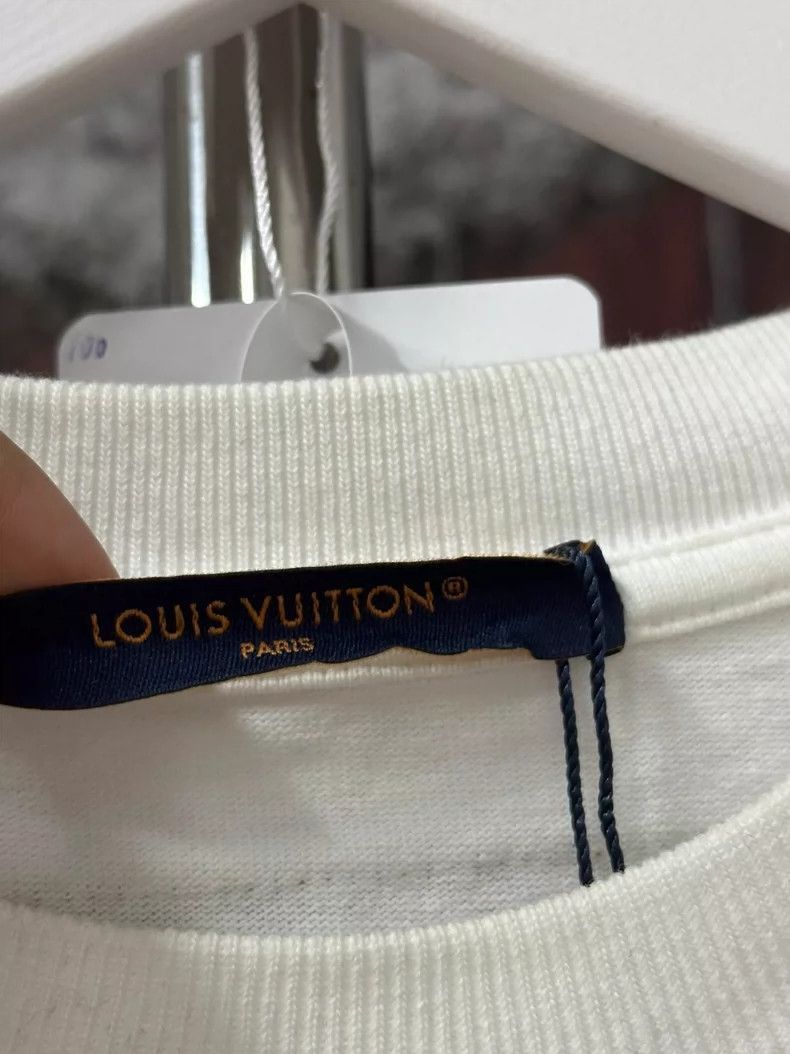 Louis Vuitton Louis Vuitton Short Sleeve TShirt-2506 Size US S / EU 44-46 / 1 - 6 Thumbnail