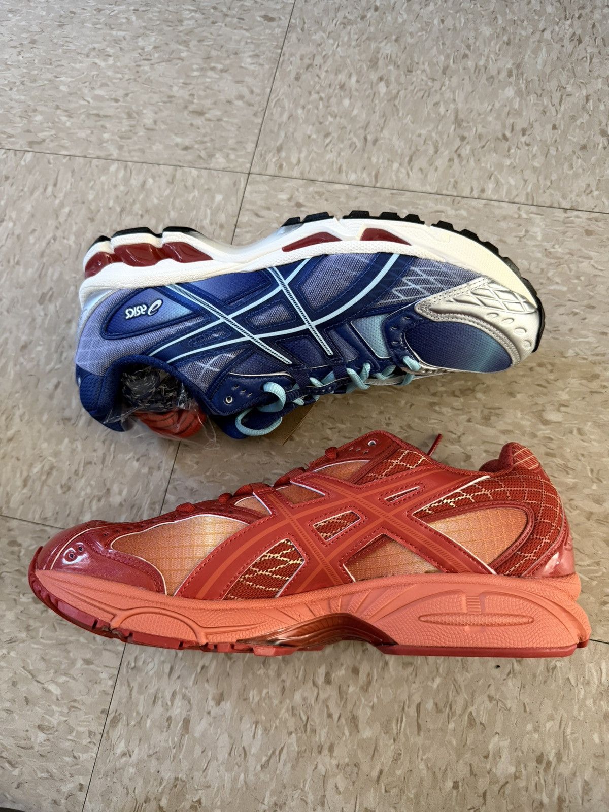 Asics × Kith Kith x asics x marvel vs capcom (iron man vs mega man) Size US 10.5 / EU 43-44 - 3 Thumbnail