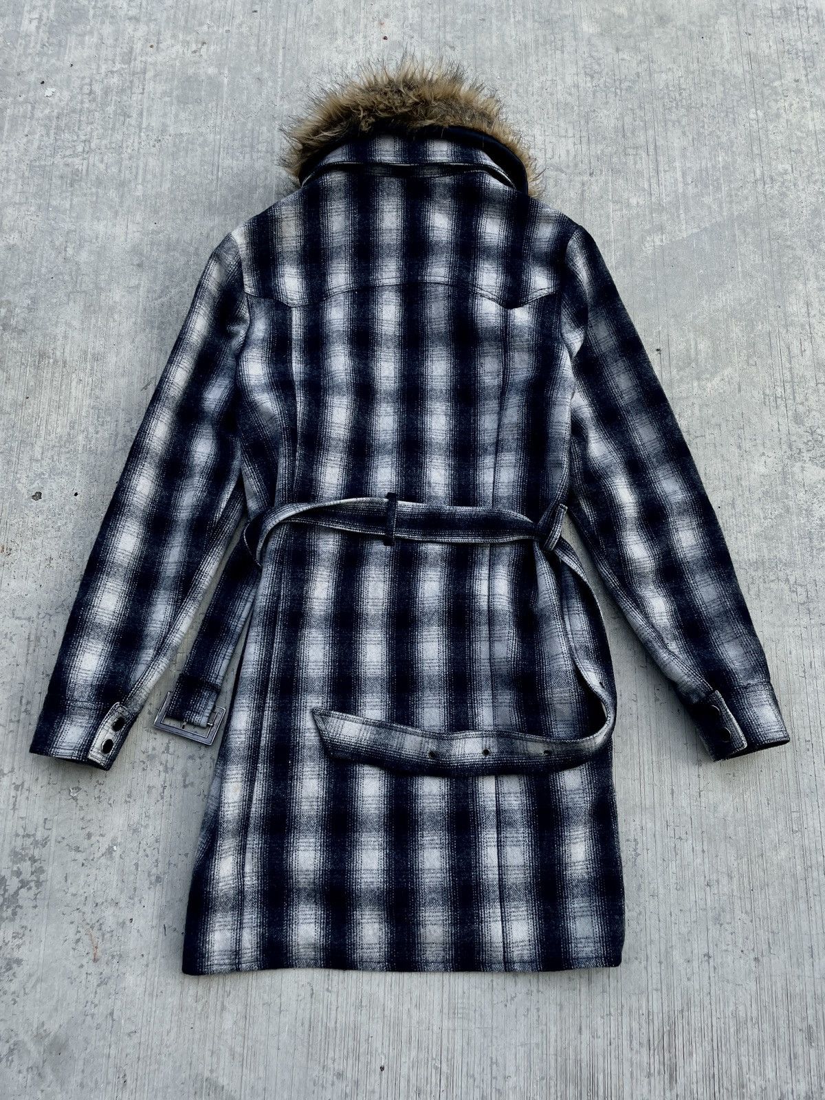 Le Grande Bleu (L.G.B.) 💥rare💥2000s japanese black baccara fur flannel trench coat Size US S / EU 44-46 / 1 - 4 Thumbnail