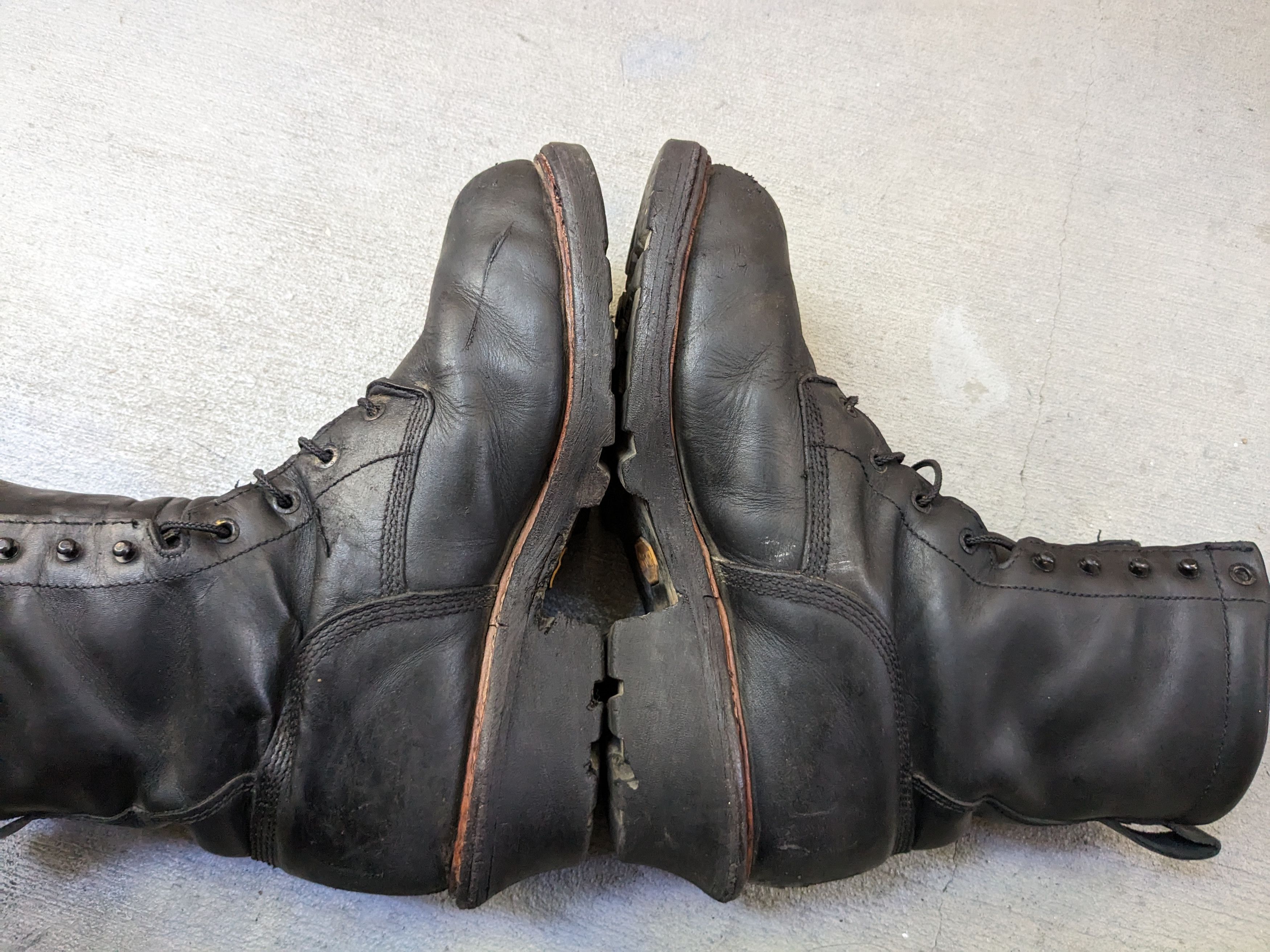 Red Wing Red Wing Boots Black 10 EE Wide Steel Toe Leather Logger Size US 10 / EU 43 - 15 Thumbnail