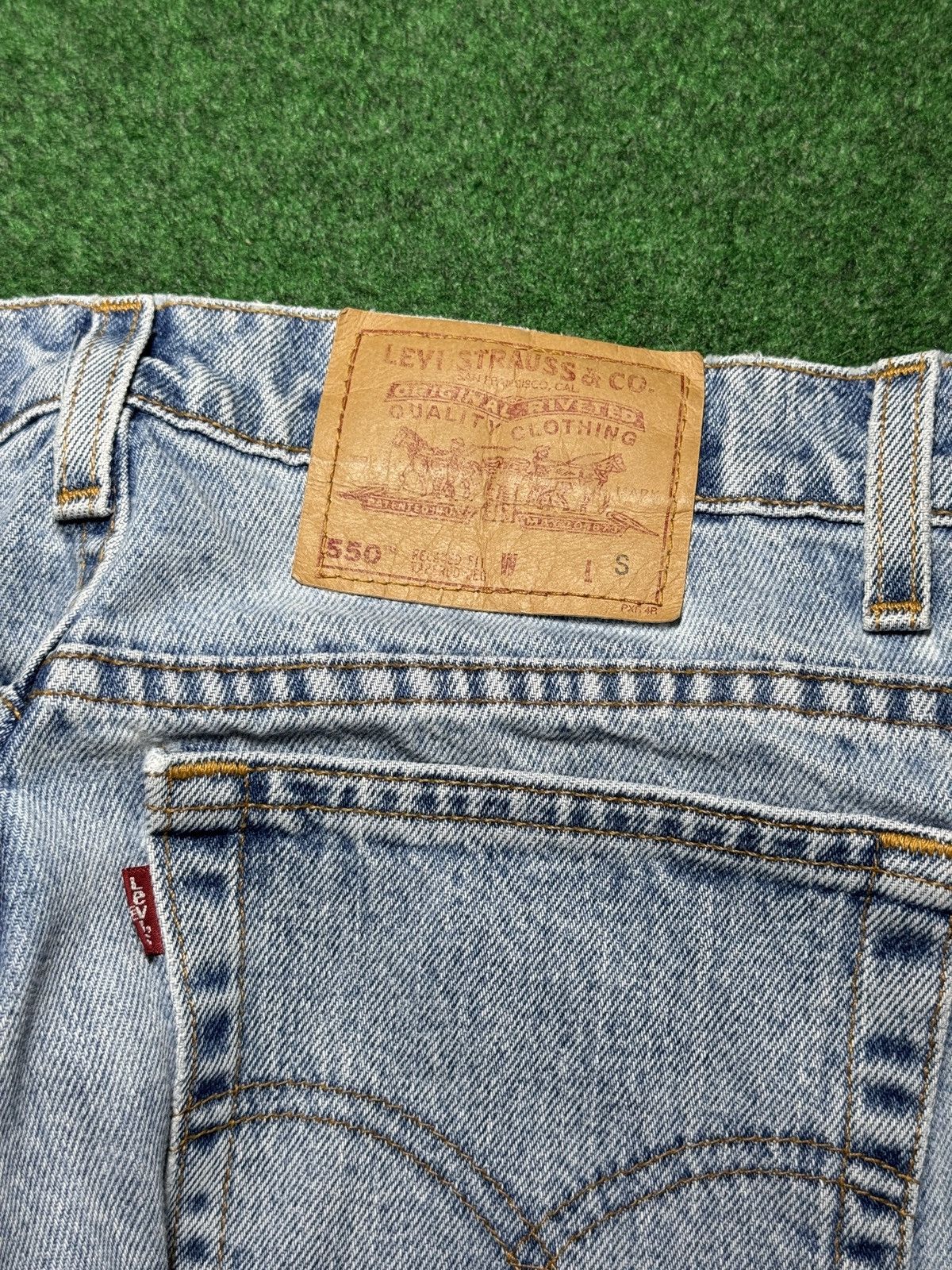 Levi's Vtg 90s Levi’s 550 Relaxed Fit USA Made Light Wash Jeans Size 31" - 2 Thumbnail