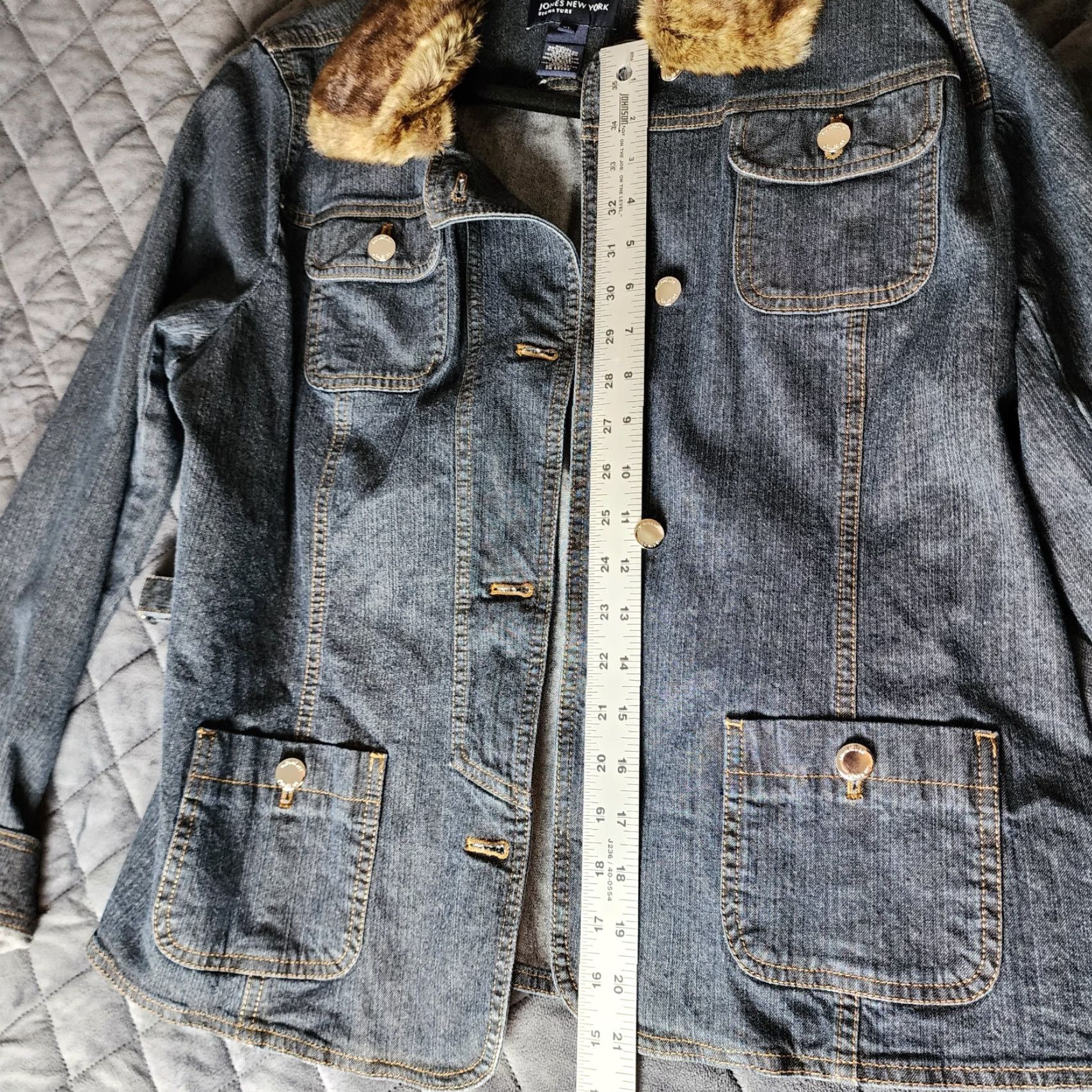 Jones New York Jones New York Women’s Denim Jean Jacket XL Blue Casual Short Button Collared Faux Fur Collar Size XL / US 12-14 / IT 48-50 - 3 Thumbnail