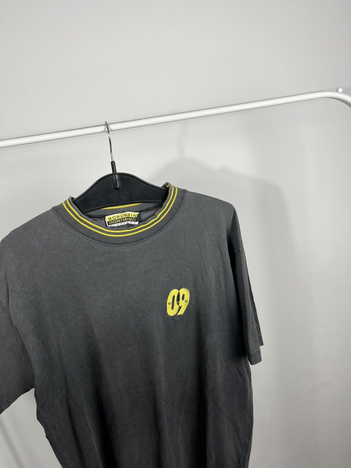Other Borussia Dortmund vintage grey tee 09 logo yellow trim L Size US L / EU 52-54 / 3 - 6 Thumbnail