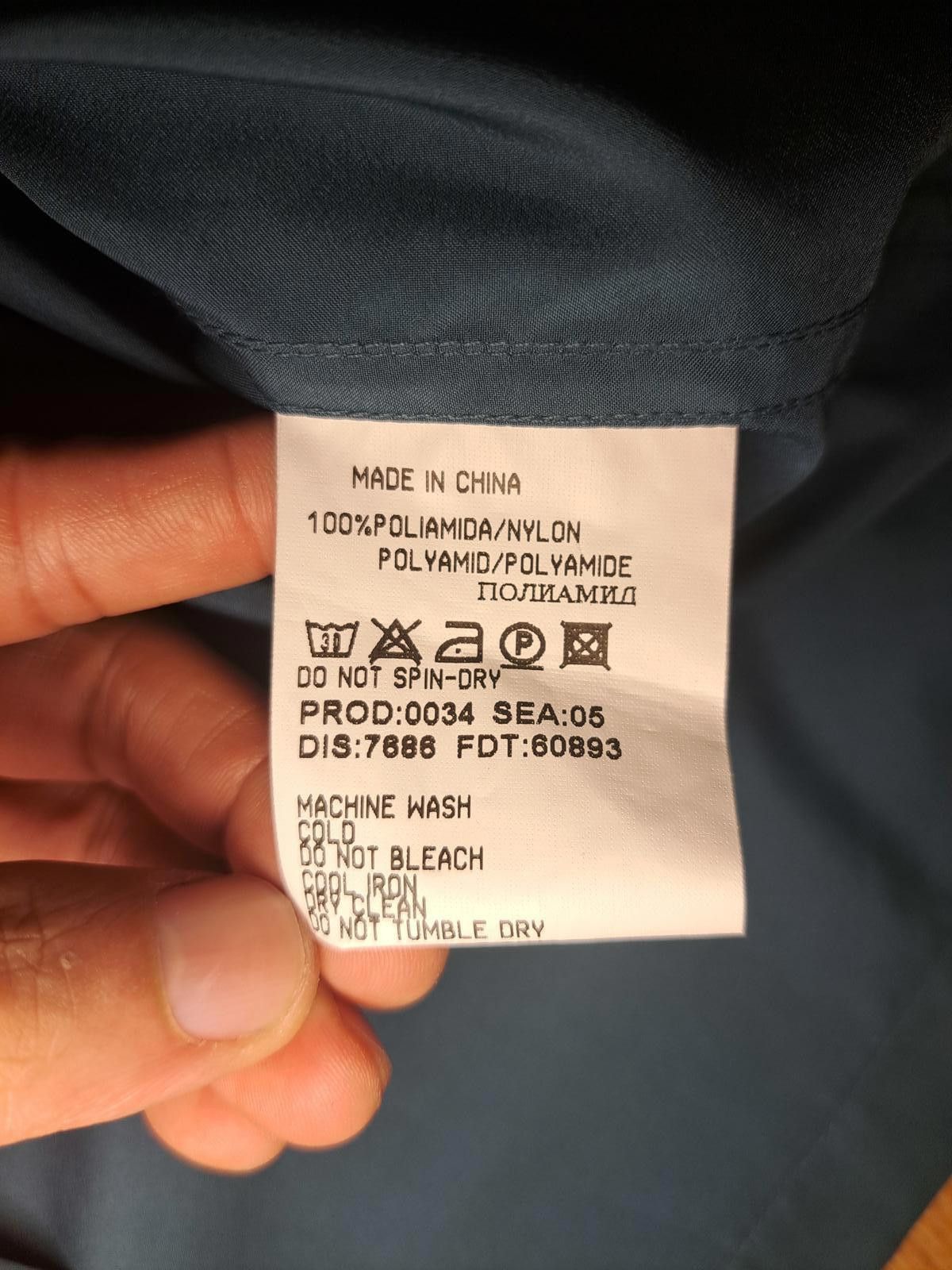 Hugo Boss Hugo Boss Full Zip Shirt Mens Medium Teal Green Nylon Size US M / EU 48-50 / 2 - 3 Thumbnail