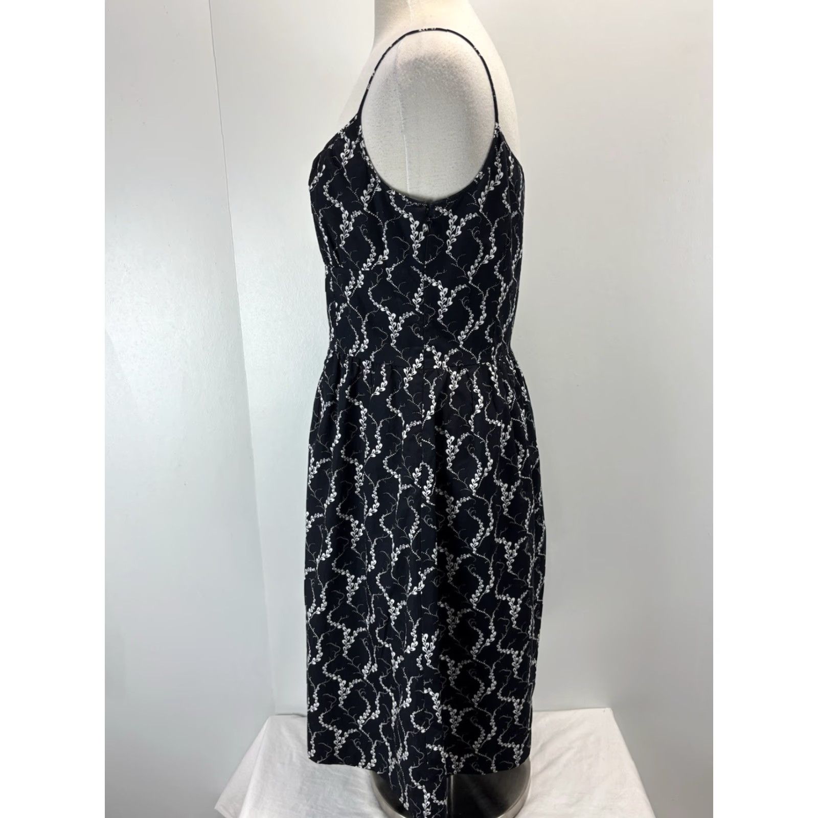 Ann Taylor Ann Taylor Floral Midi Dress Women’s Size 12 Black White Sleeveless Fit & Flare Party Size XL / US 12-14 / IT 48-50 - 2 Thumbnail