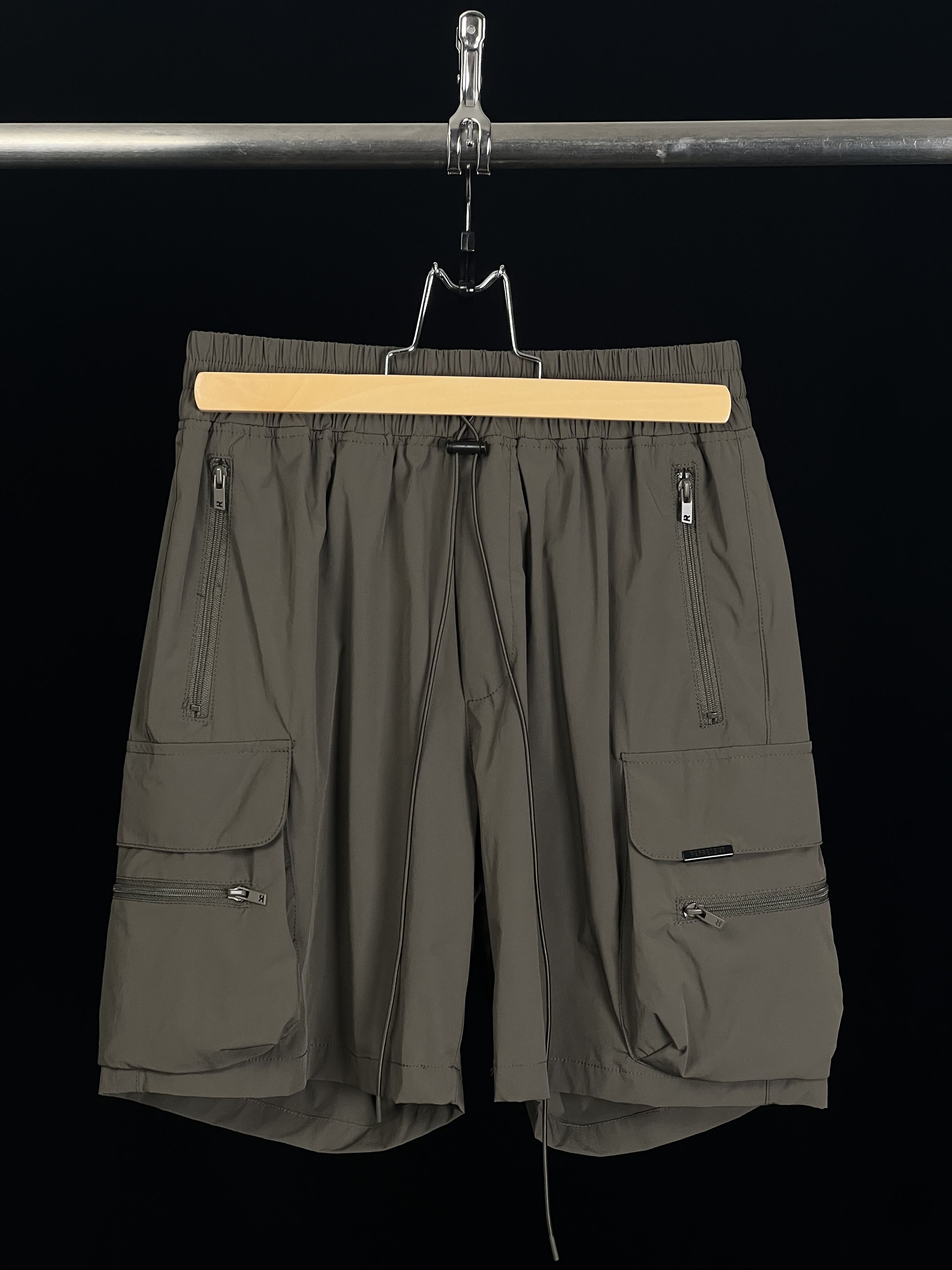 Represent Clo. Brand New 247 Cargo Bermuda Shorts Size XS Size US 28 / EU 44 - 2 Thumbnail