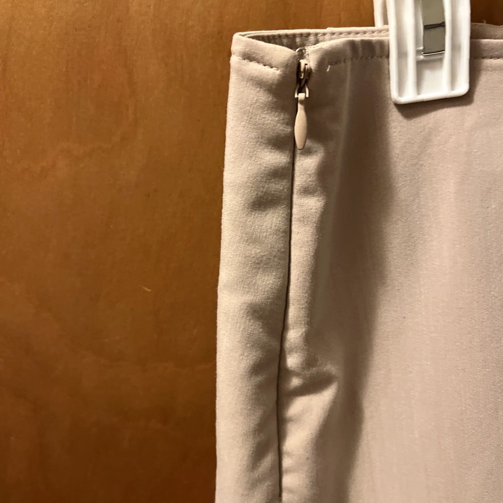 Essentials Apostrophe Essentials Tan Side Pleat Detail Straight Skirt Stretch Lined Size 8 Knee-Length Knee Length Pencil Style Sz Regular Women Skirt Size 30" / US 8 / IT 44 - 5 Thumbnail