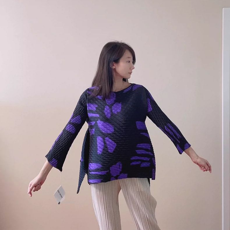 Issey Miyake Issey Miyake Black large fish-scale top Size M / US 6-8 / IT 42-44 - 4 Thumbnail