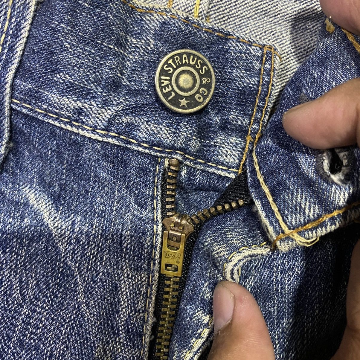 Levi's Vintage Clothing × Vintage 2000s Y2K Levis 502 Distressed Jeans Size US 30 / EU 46 - 7 Thumbnail