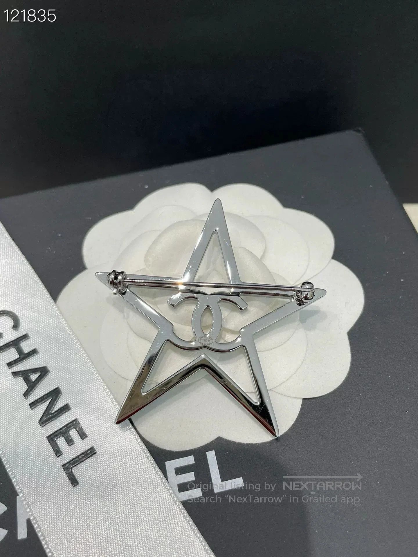 Chanel Chanel Blue Star Pavé Diamond Brooch. Size ONE SIZE - 3 Thumbnail