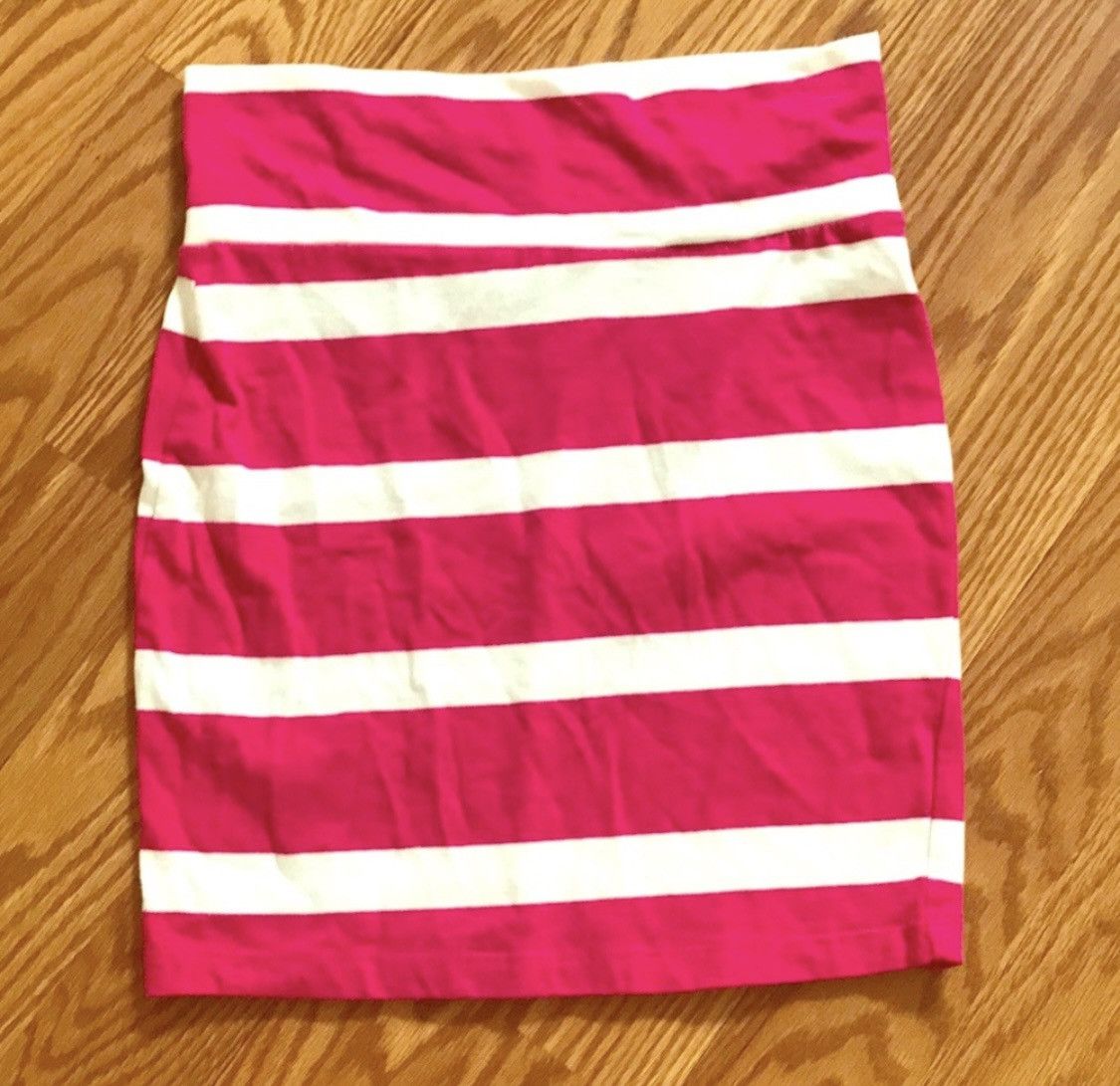 Other ZENANA OUTFITTERS STRIPED STRETCH MINI SKIRT SIZE S Size 26" / US 2 / IT 38 - 1 Thumbnail