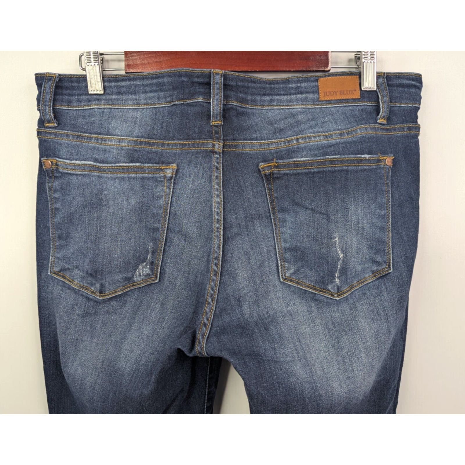 Vintage Judy Blue Jeans Women’s 15/32 Relaxed Mid Rise Straight Distressed Blue Denim 5-Pocket JB82102DK Size 36" / US 14 / IT 50 - 4 Thumbnail
