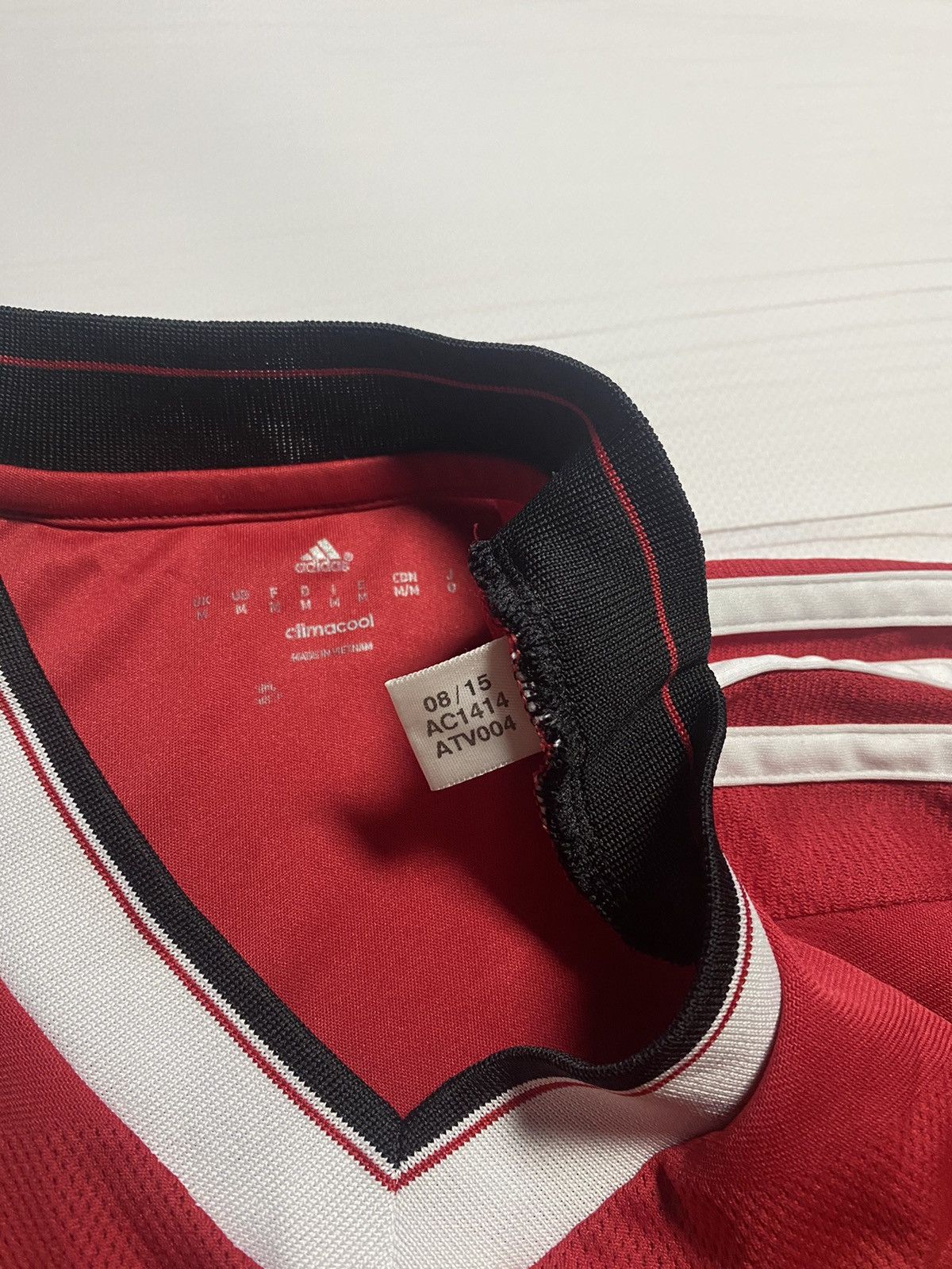 Adidas × Vintage Manchester United 2015/16 home soccer football y2k t shirt Size US M / EU 48-50 / 2 - 4 Thumbnail