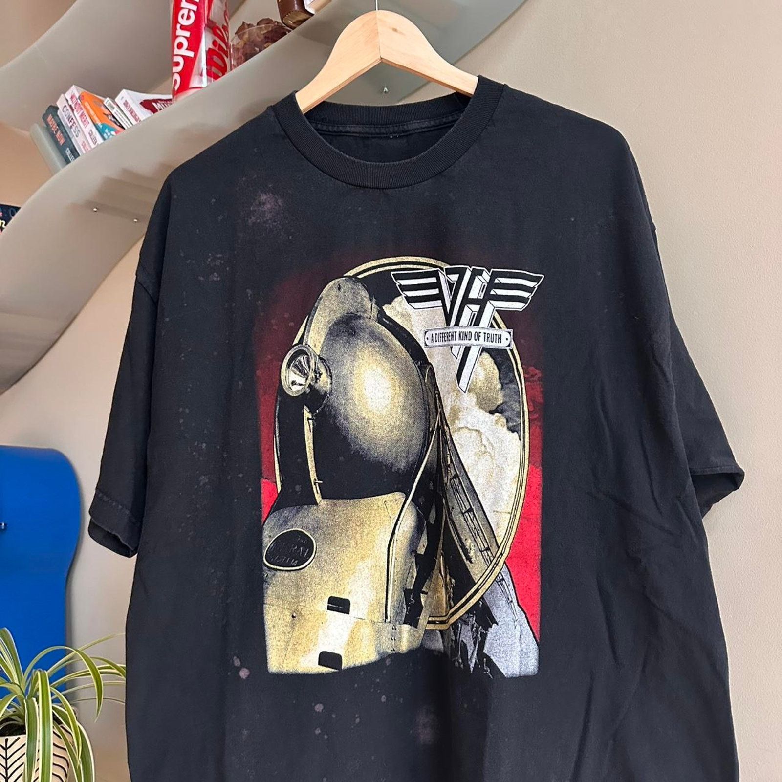 Band Tees × Vintage Vintage 2012 Van Halen Band Shirt Size US XL / EU 56 / 4 - 2 Thumbnail
