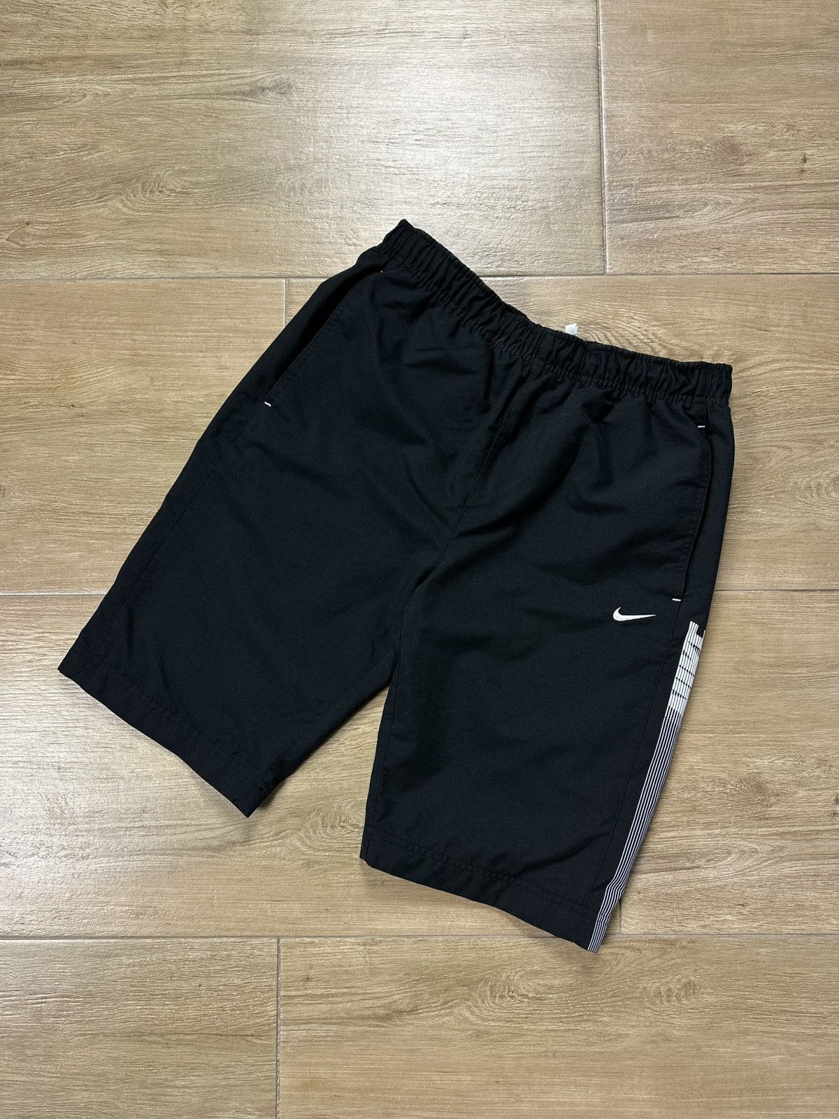 Nike × Vintage Vintage Y2K Nike Logo Shorts Size US 30 / EU 46 - 2 Thumbnail