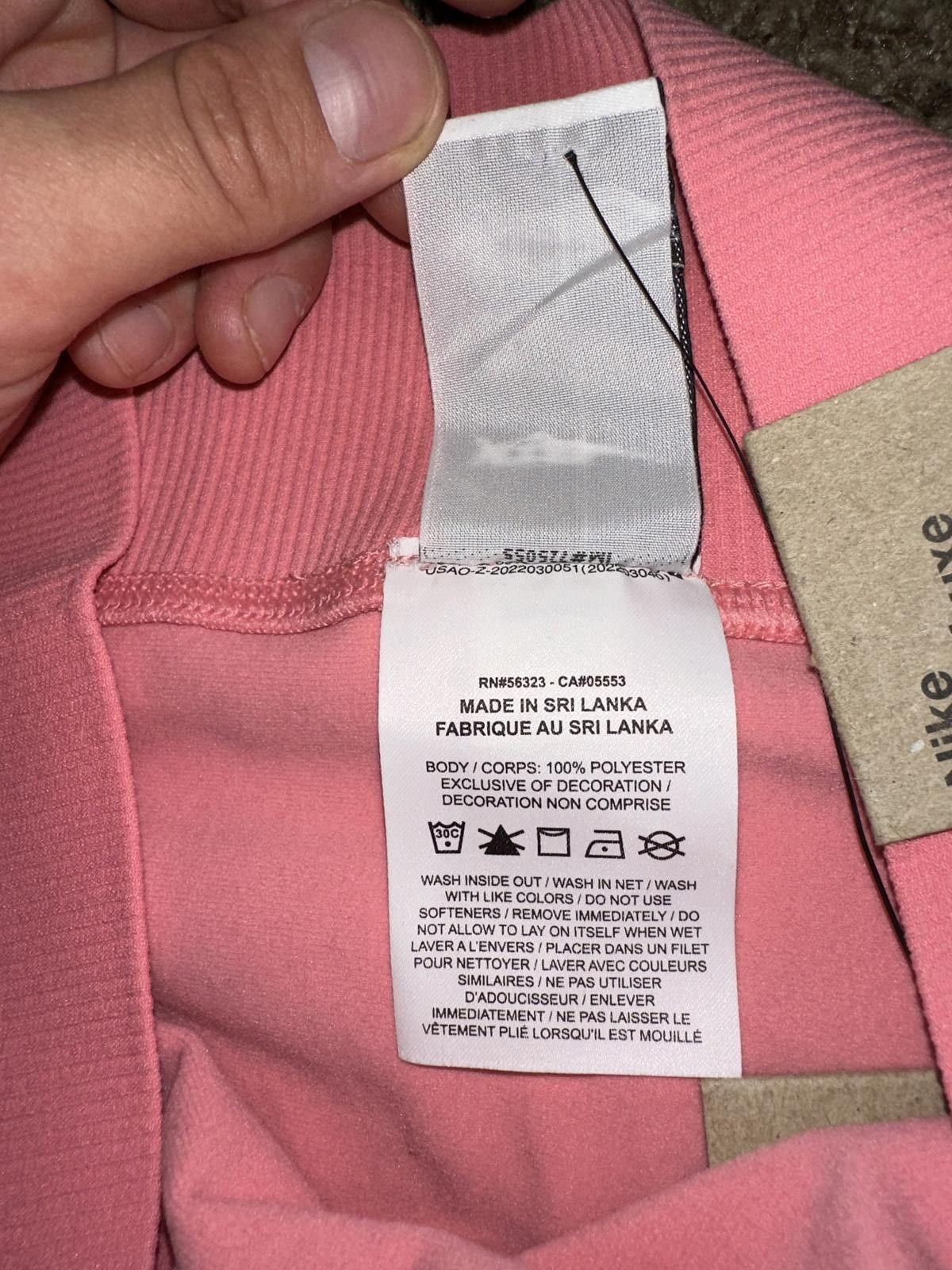 Nike Nike Women’s Dri-Fit High-Wasted Advance Yoga Shorts Sample Size 28" / US 6 / IT 42 - 6 Thumbnail